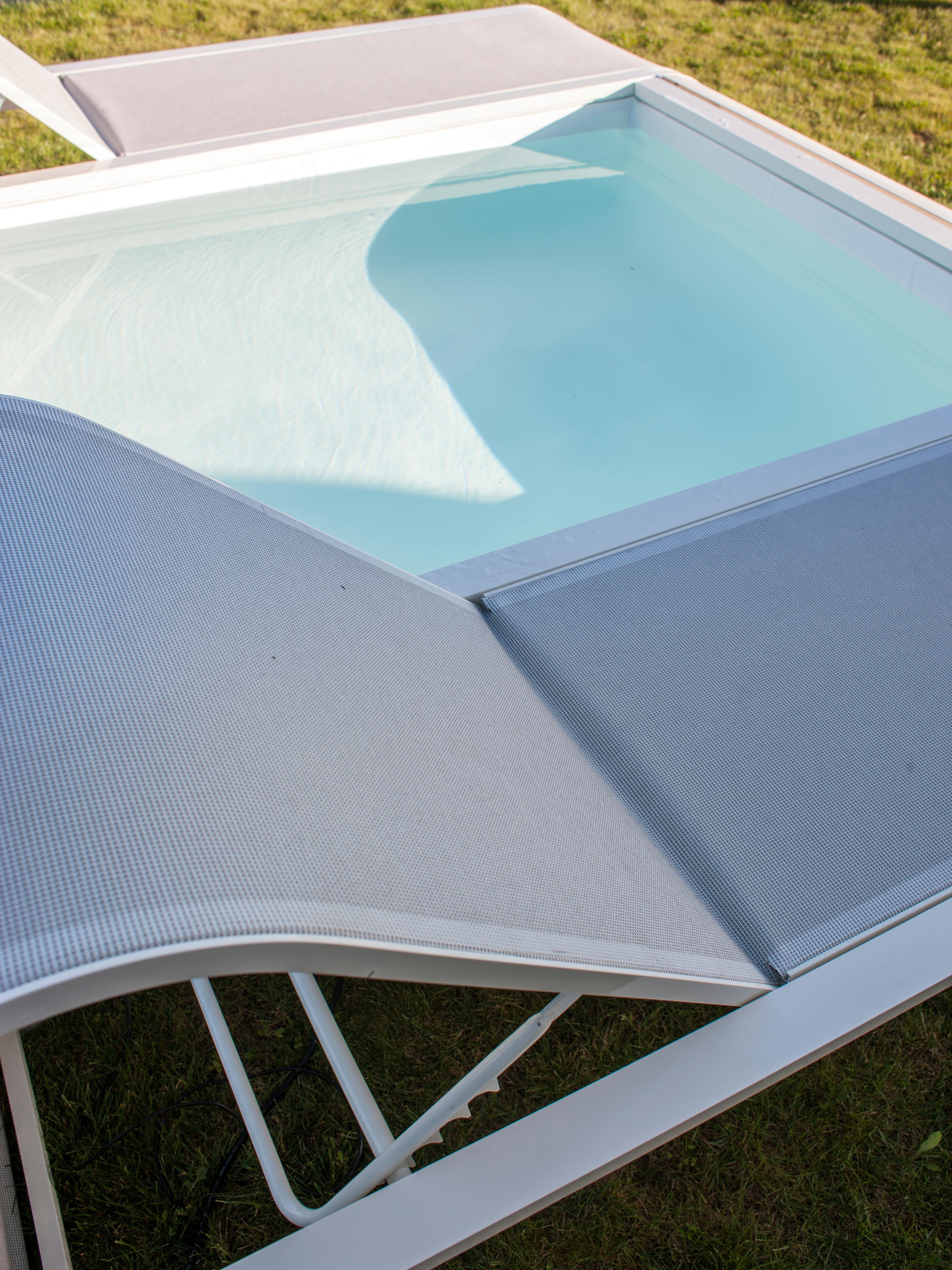 Piscina elevada de acero blanco rectangular 2.82x2.19x0.6 m con depuradora de cartucho GRE - 18