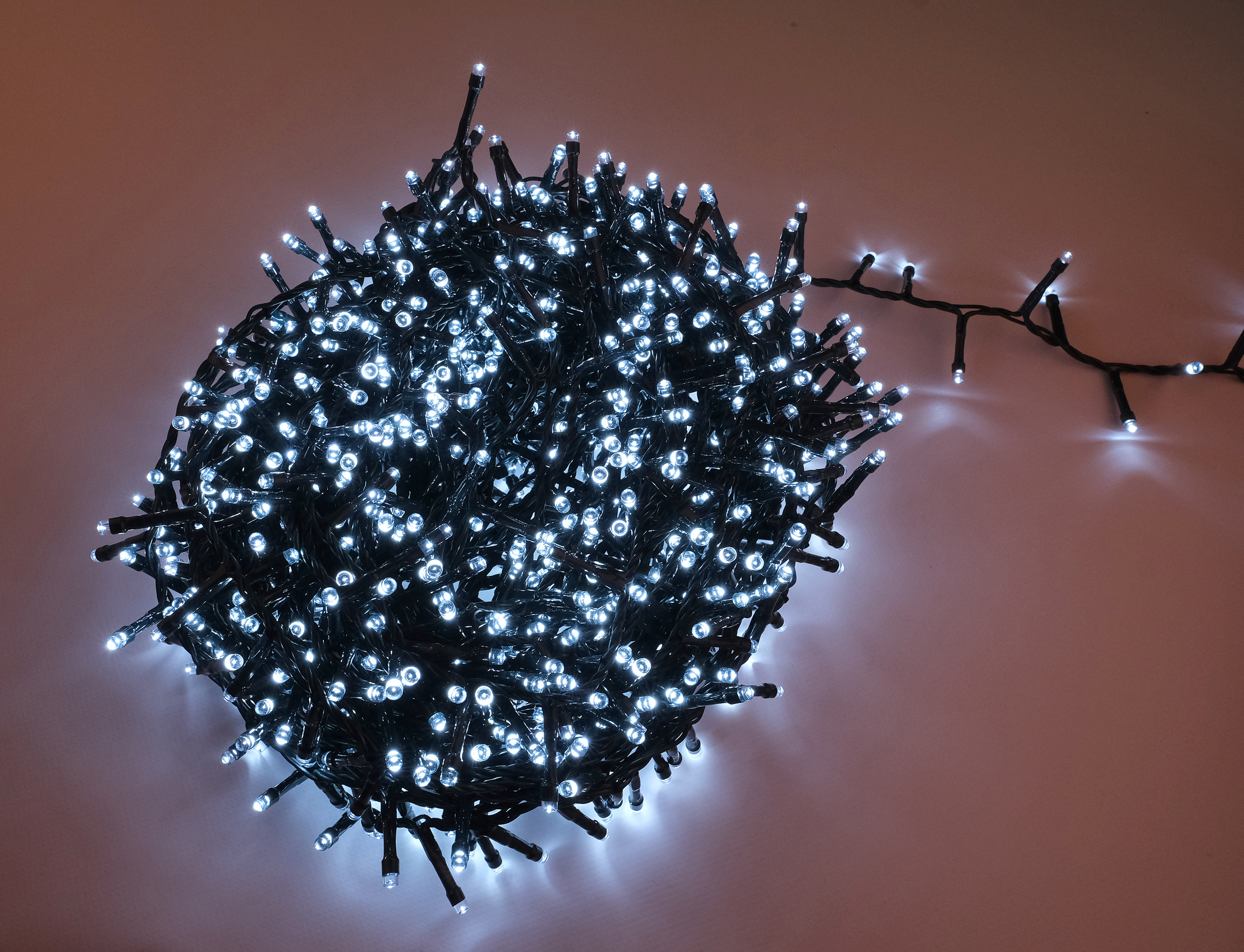 Guirnalda iluminada para árbol de 240 cm con 1000 bombillas LED blanco de 27.50 metros de iluminación para exterior con transformador - 8