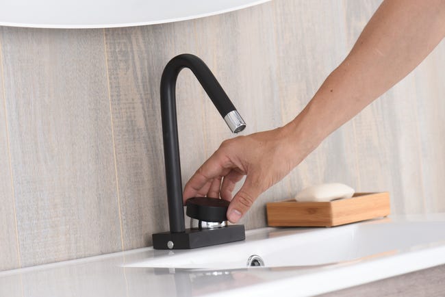 Grifo de lavabo MARTI 1921 O2 monomando negro Latón Leroy