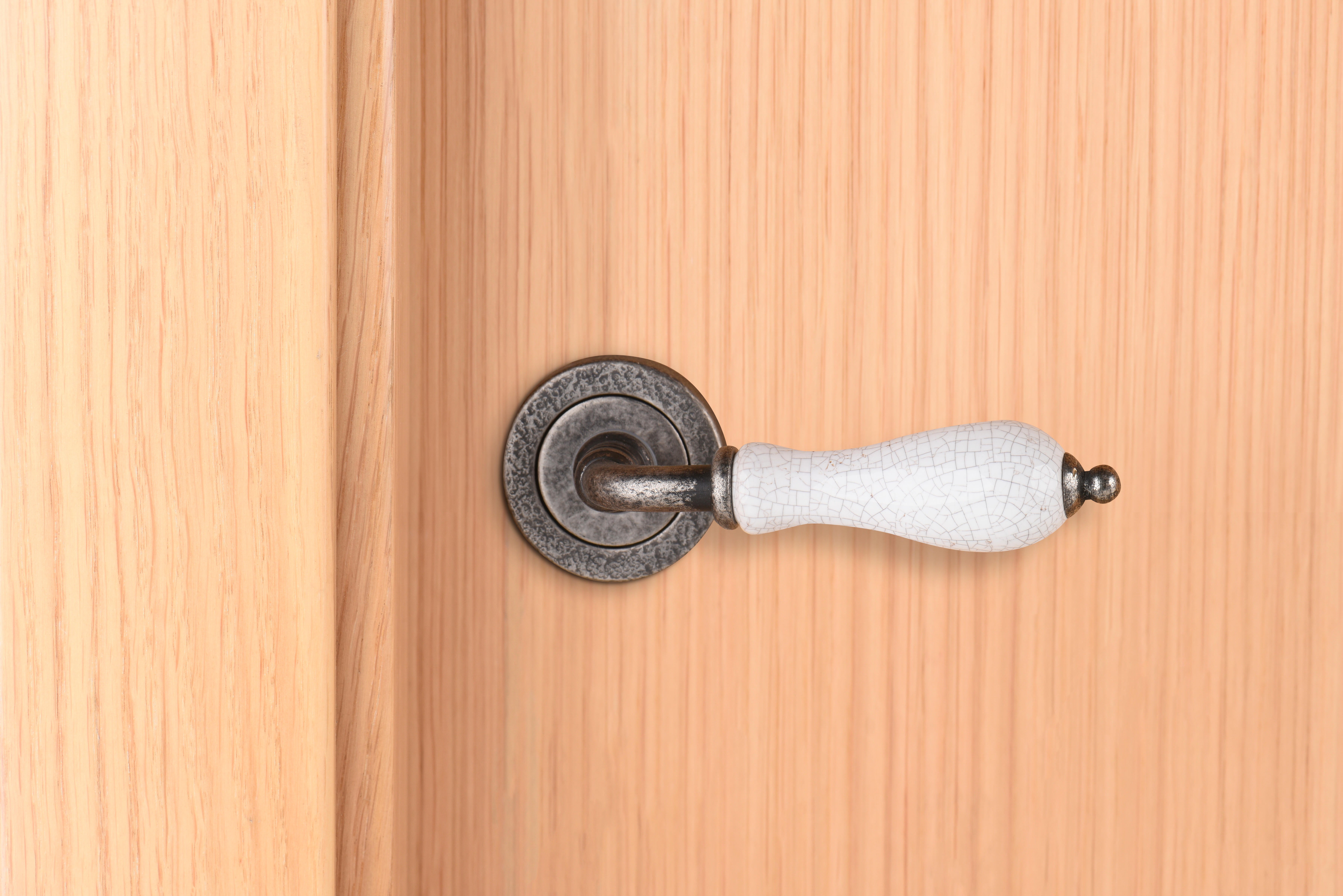 Juego de manilla con roseta INSPIRE serie Sidney en zamak envejecido - 3