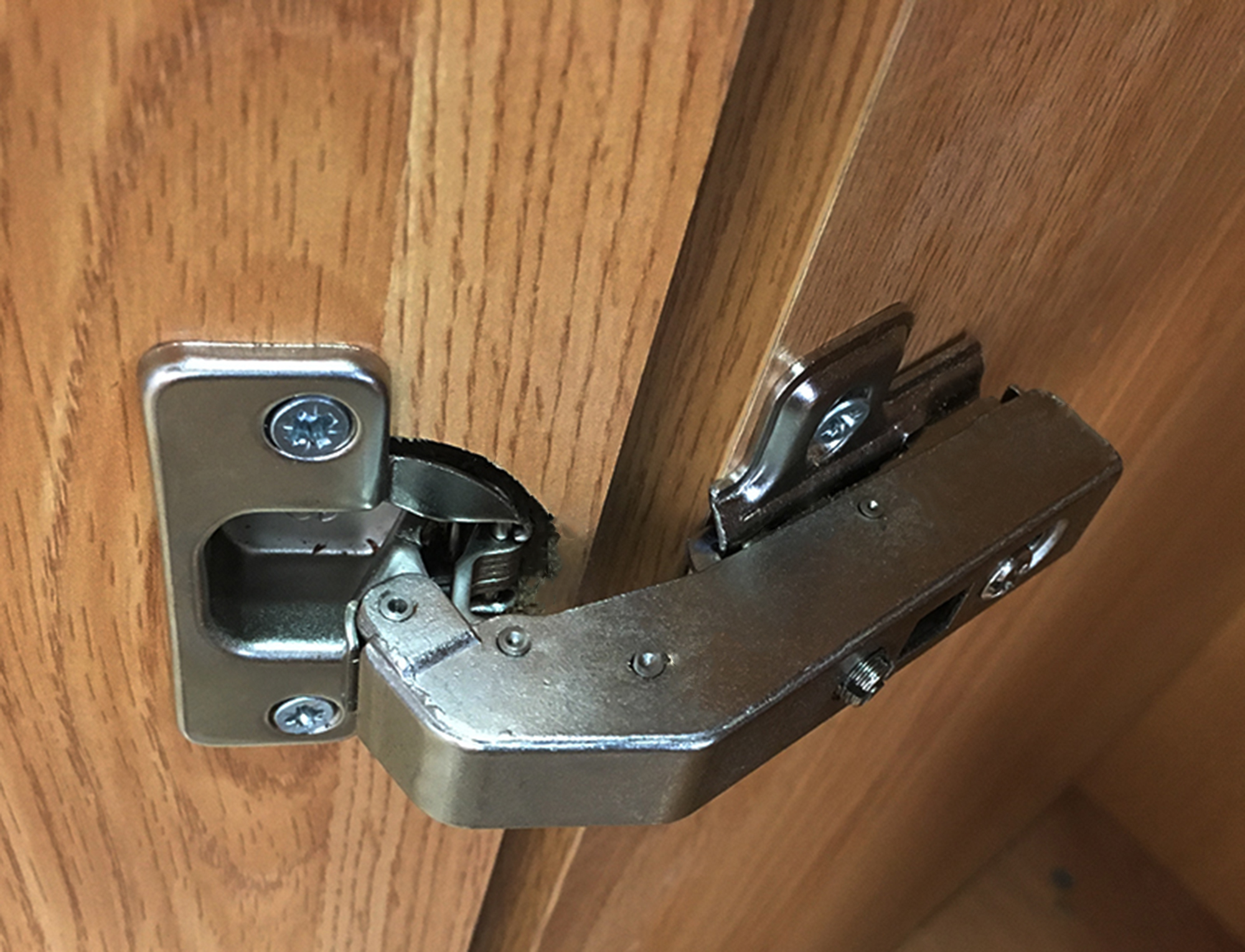 Bisagra Cazoleta 35mm clip para puerta en línea con freno - 3