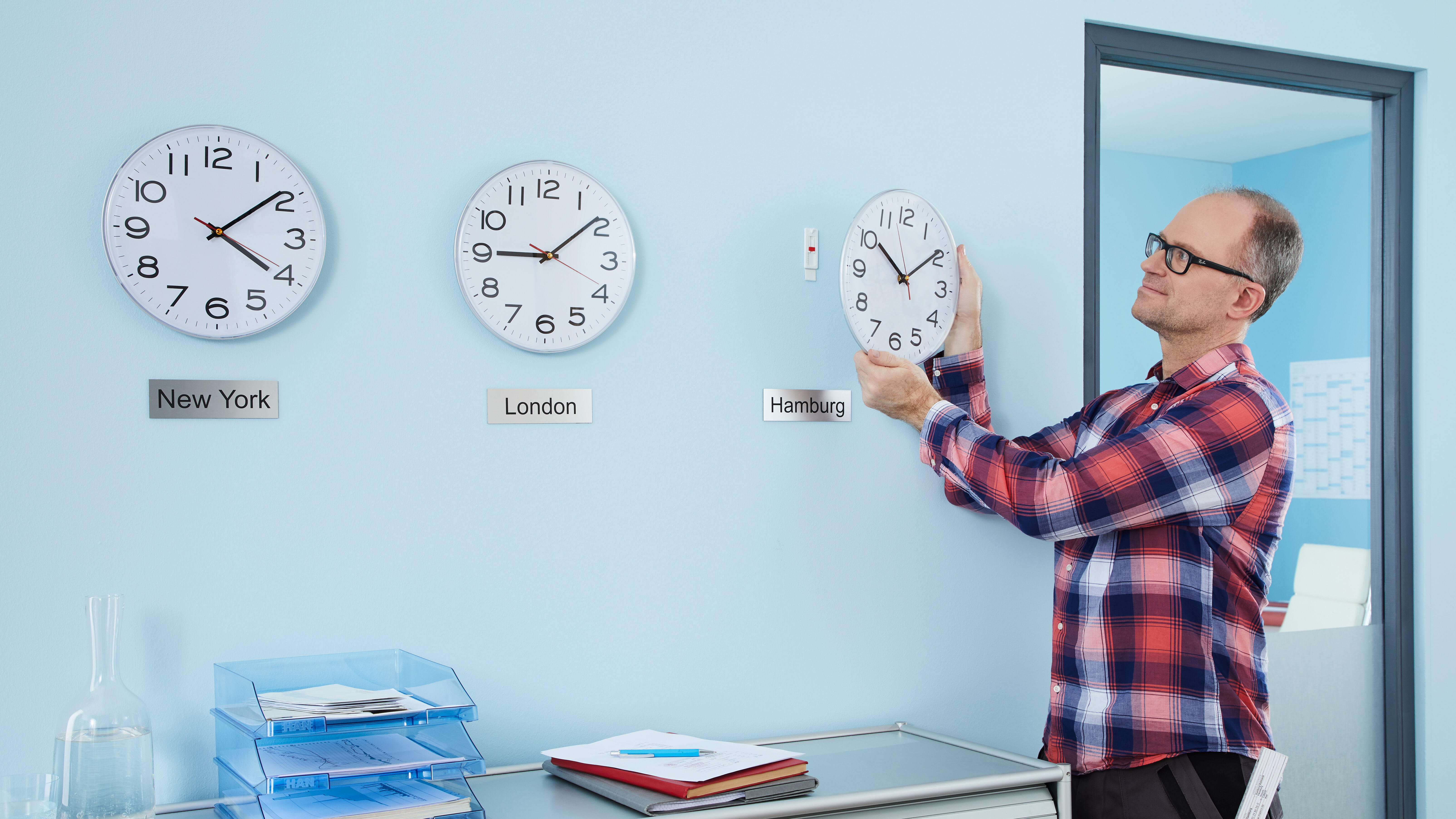 2 Pregos adesivos ajustáveis para paredes pintadas 1 kg Tesa Powerstrips - 16