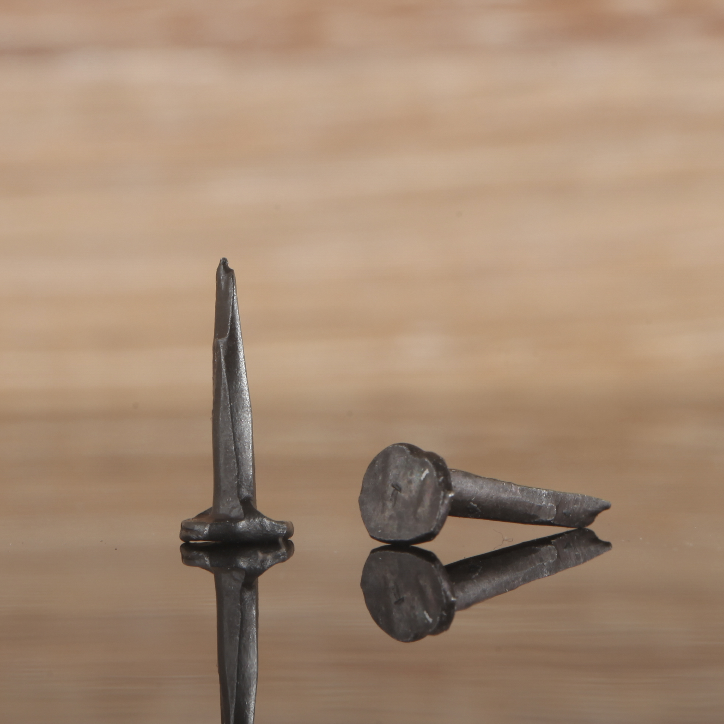 Pack 120 clavos  de tapicero de acero de 14x14 mm - 7