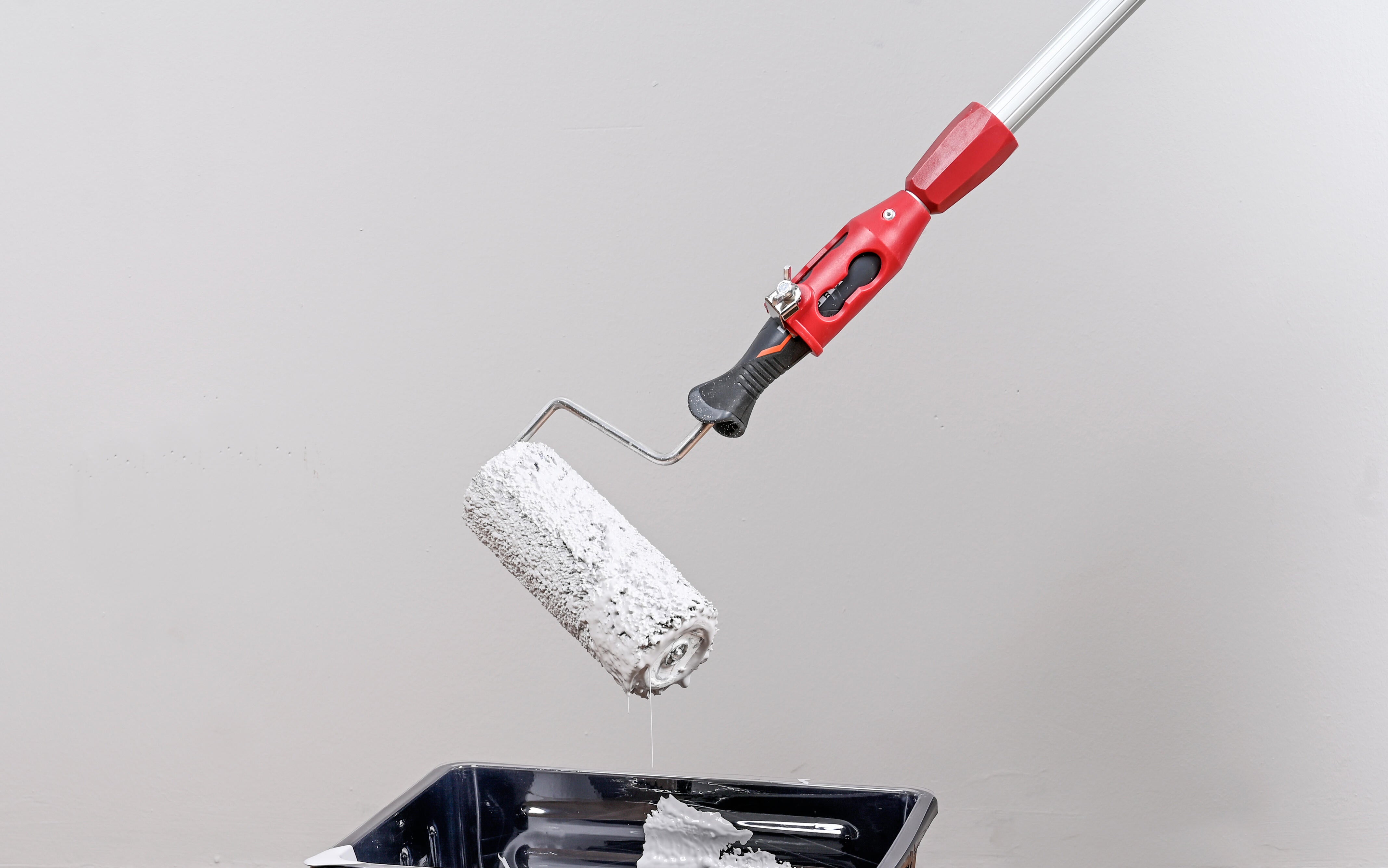 Alargador para pintar de aluminio NESPOLI desde 68.5 hasta 100 cm de longitud. Articulado. Empuñadura ergonómica. Tipo de sujeción mediante apriete. - 9