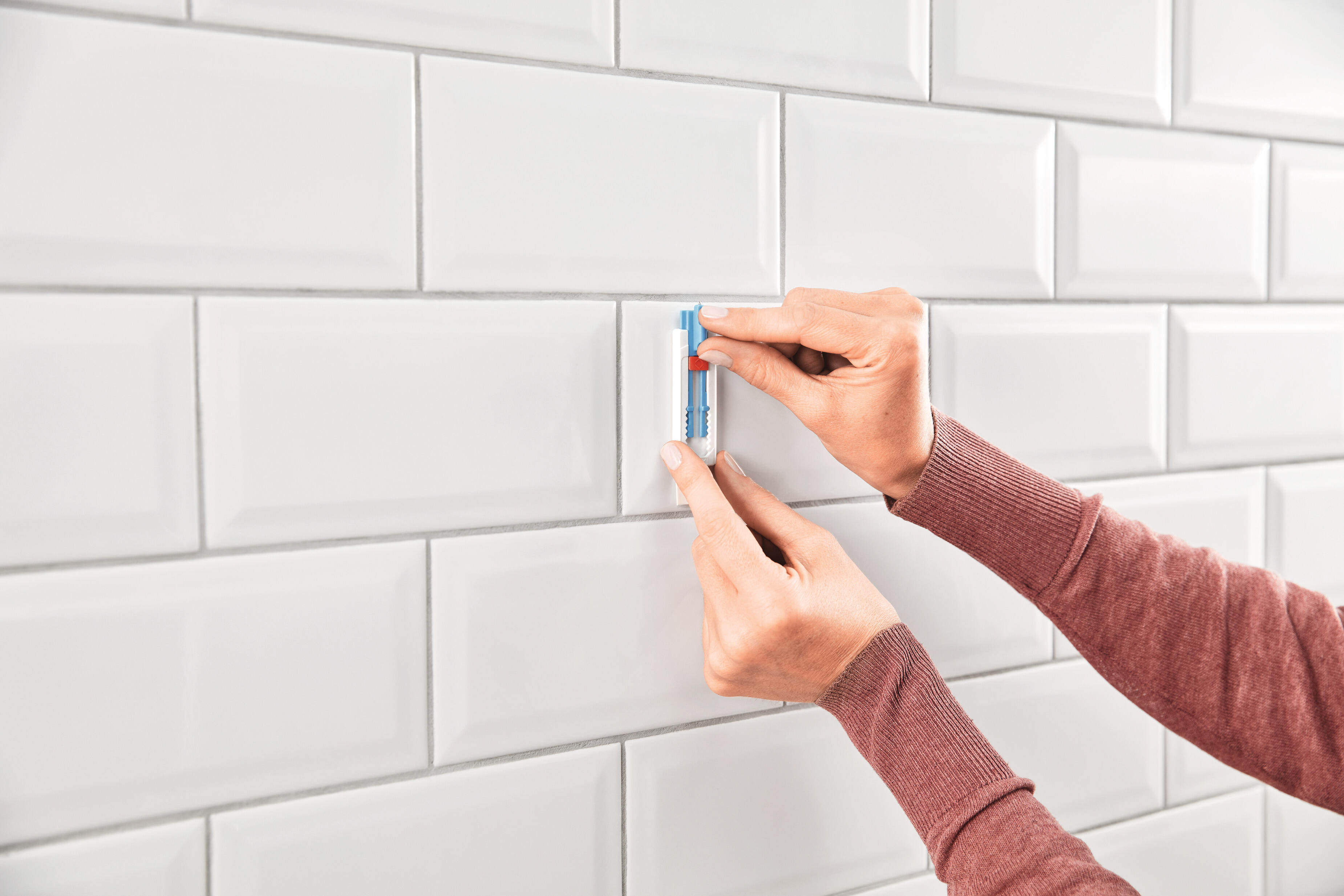 2 Pregos adesivos ajustáveis para azulejo e metal telas 2 kg Tesa Powerstrips - 8