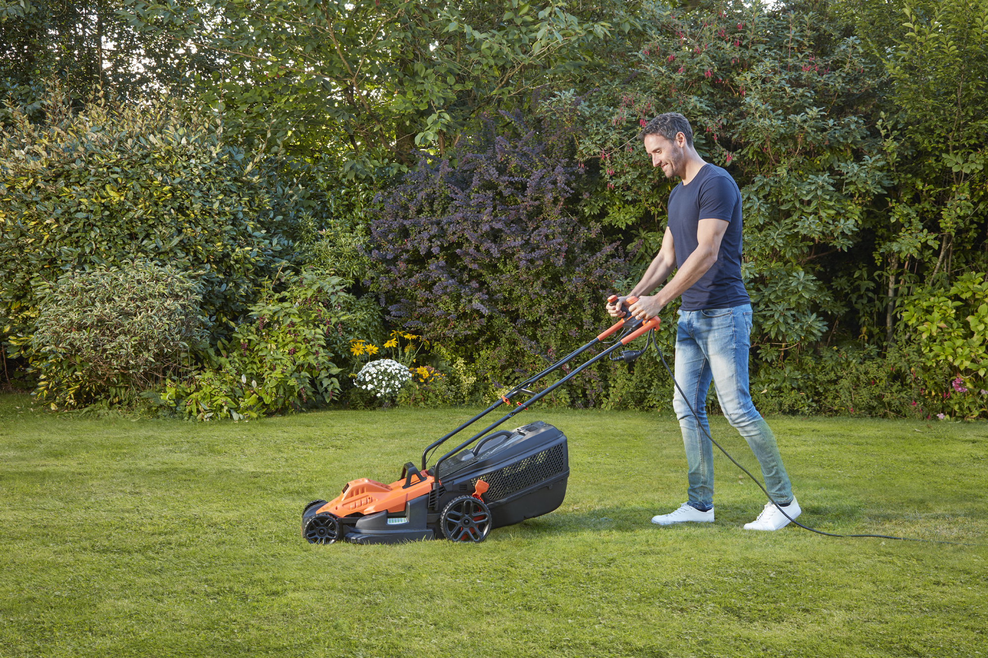 Corta-relva elétrico BLACK + DECKER BEMW471BH-QS - 11