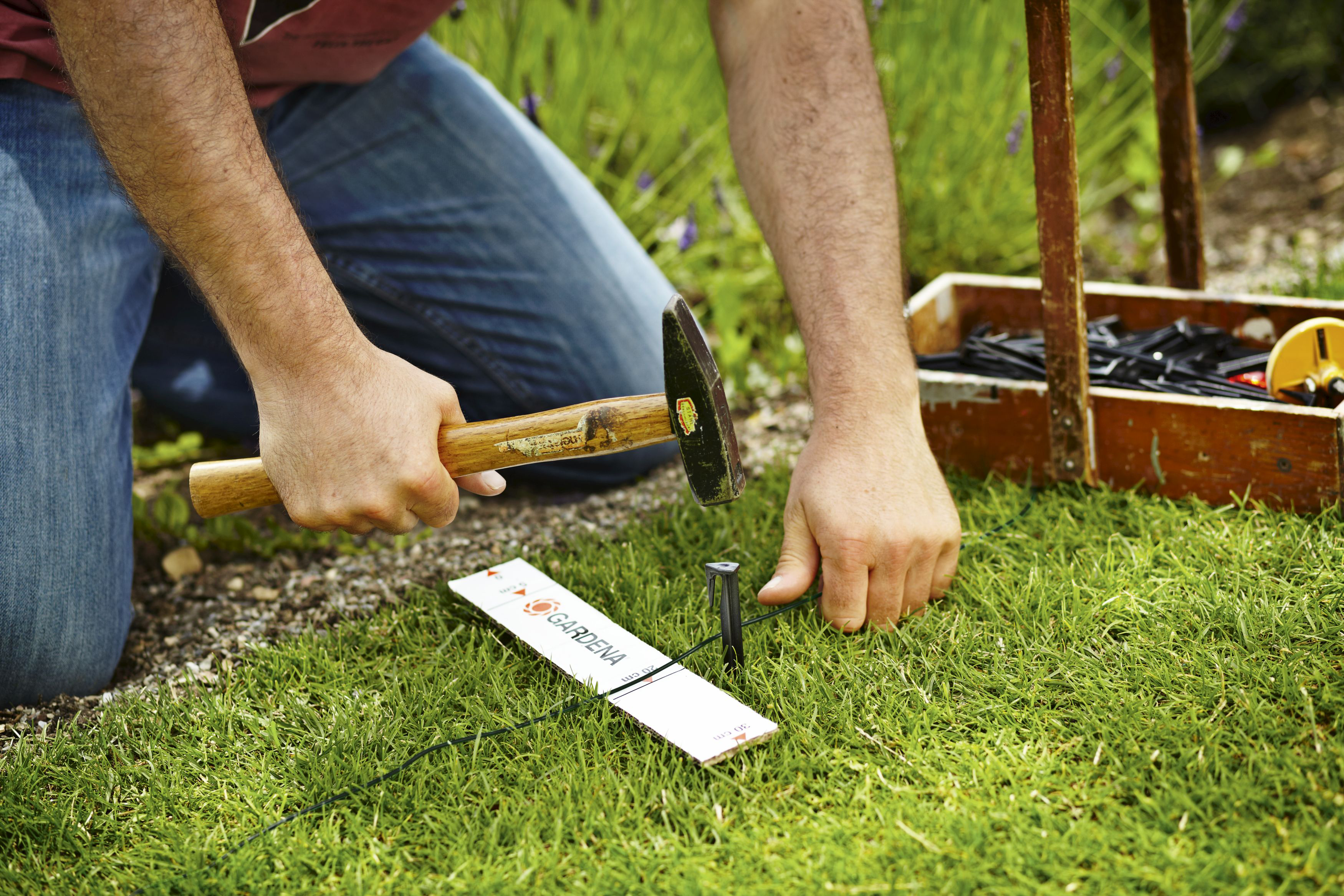 100 Ganchos Fijación Gardena De Polipropileno
