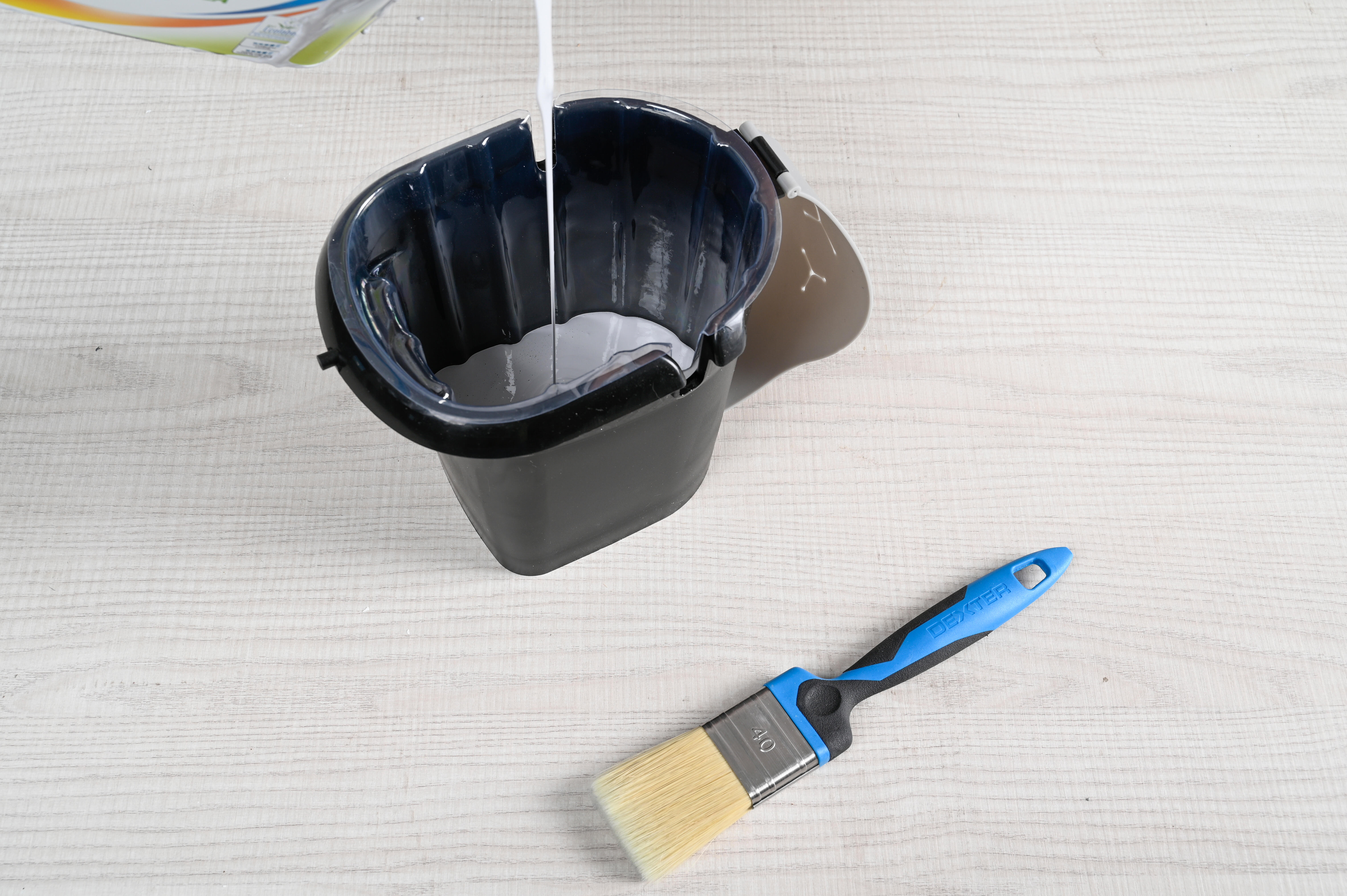 Cubeta de pintura rectangular DEXTER 0.75 litros negro. Con escurridor - 14