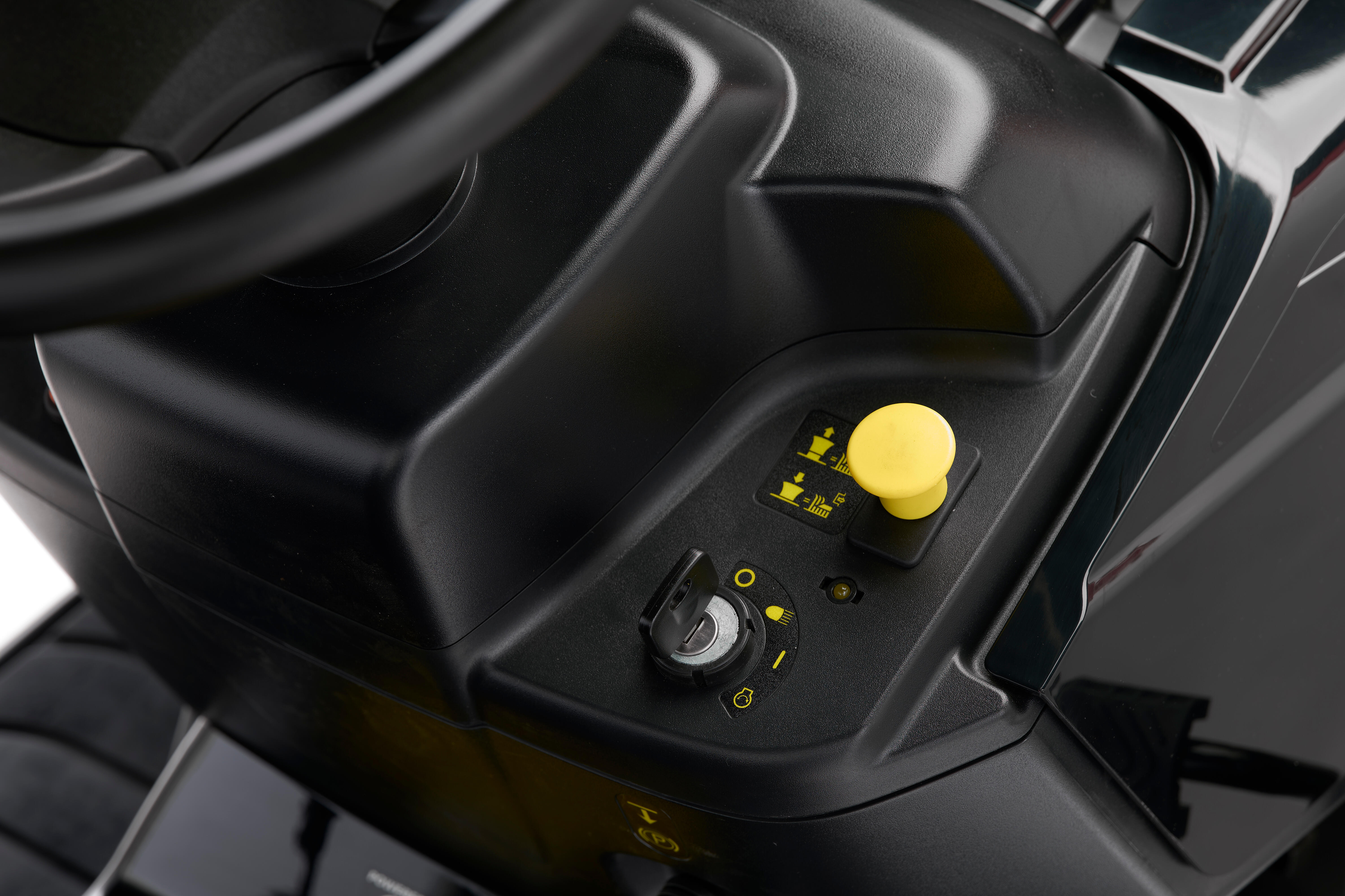 Tractor ALPINA AT4 98 HA 432 cc 98 cm ancho de corte - 4