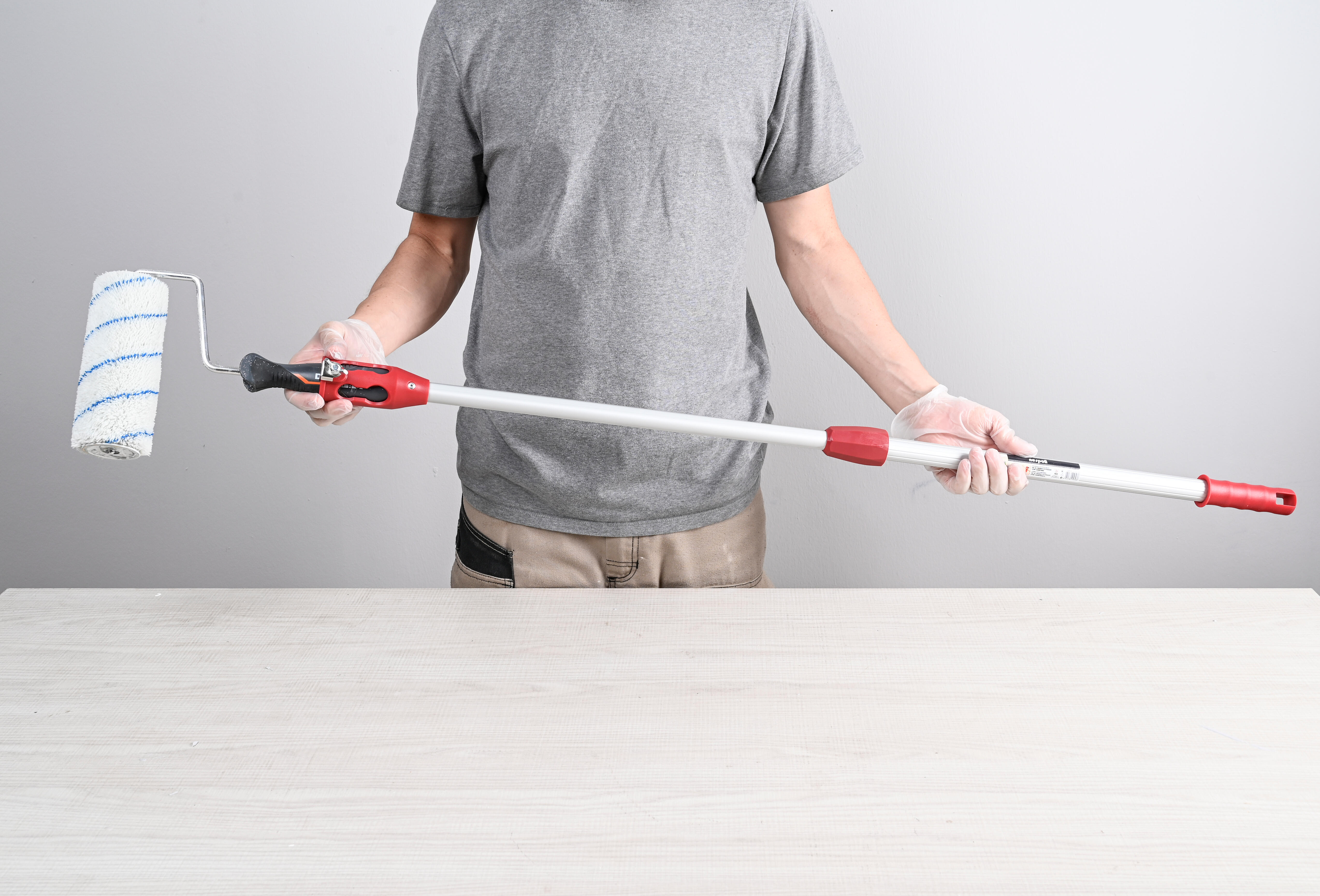 Alargador para pintar de aluminio NESPOLI desde 68.5 hasta 100 cm de longitud. Articulado. Empuñadura ergonómica. Tipo de sujeción mediante apriete. - 3