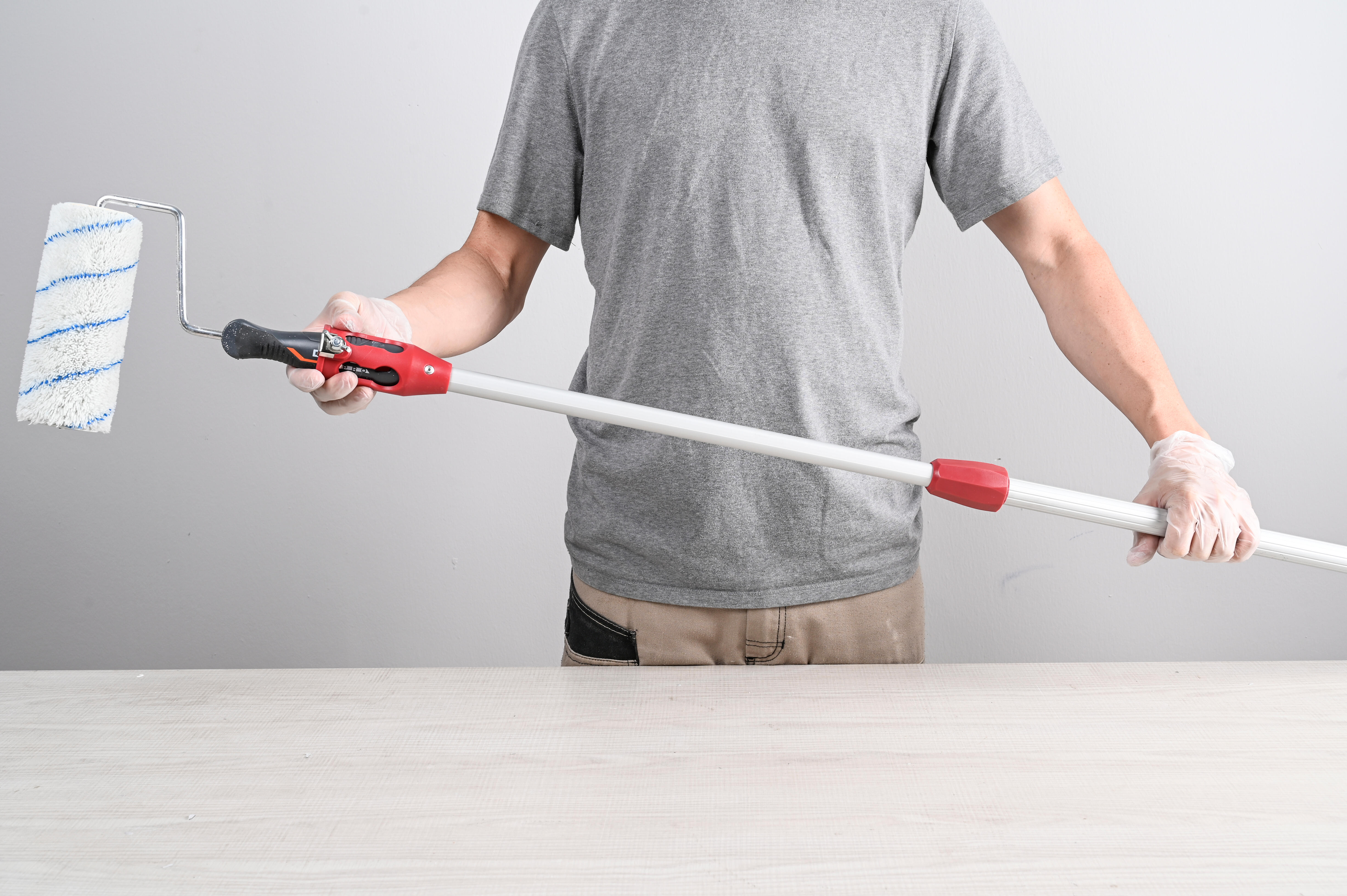 Alargador para pintar de aluminio NESPOLI desde 167.5 hasta 300 cm de longitud. Articulado. Empuñadura ergonómica. Tipo de sujeción mediante apriete. - 2