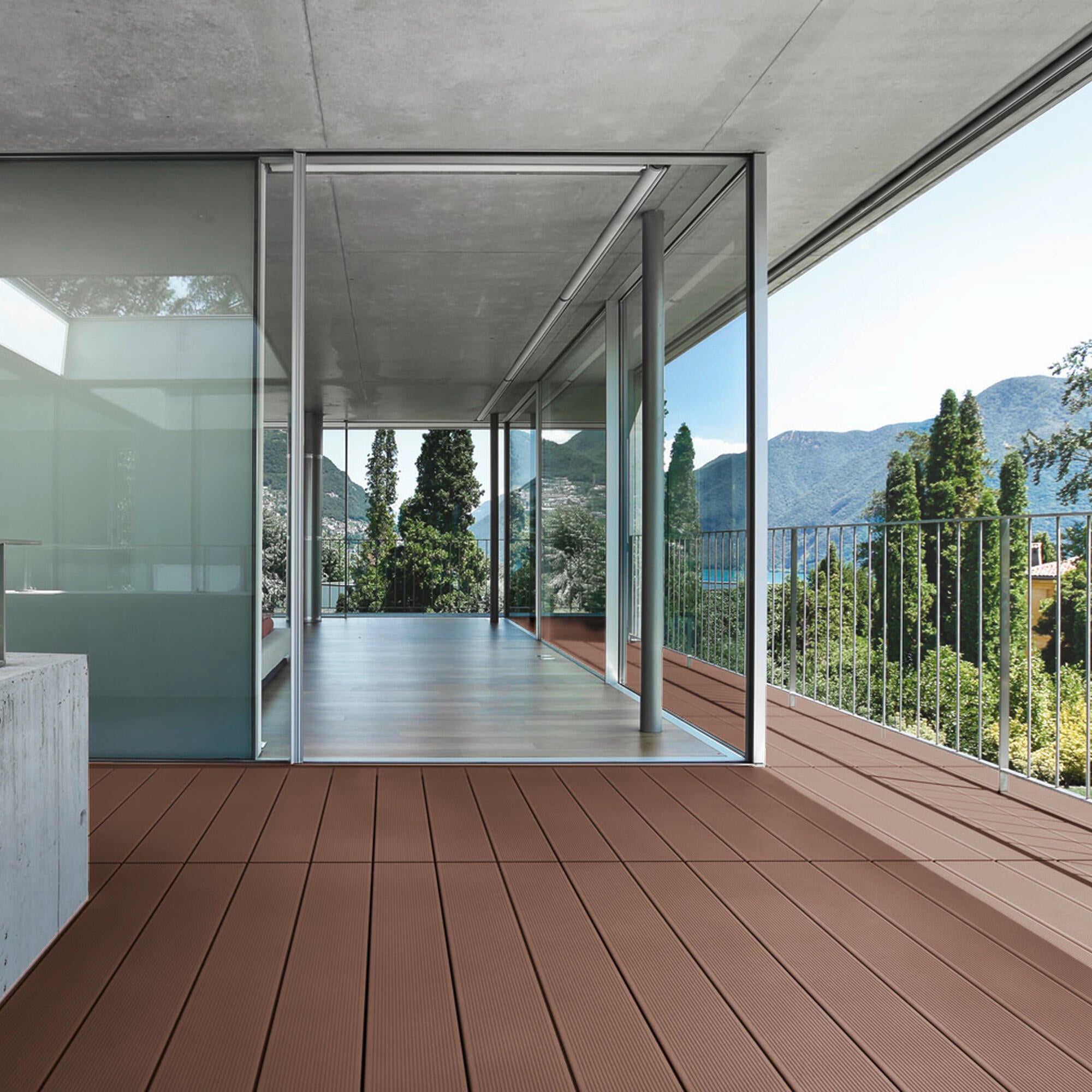 Lama de composite alveolar marrón red wood 14x230 cm y 24 mm