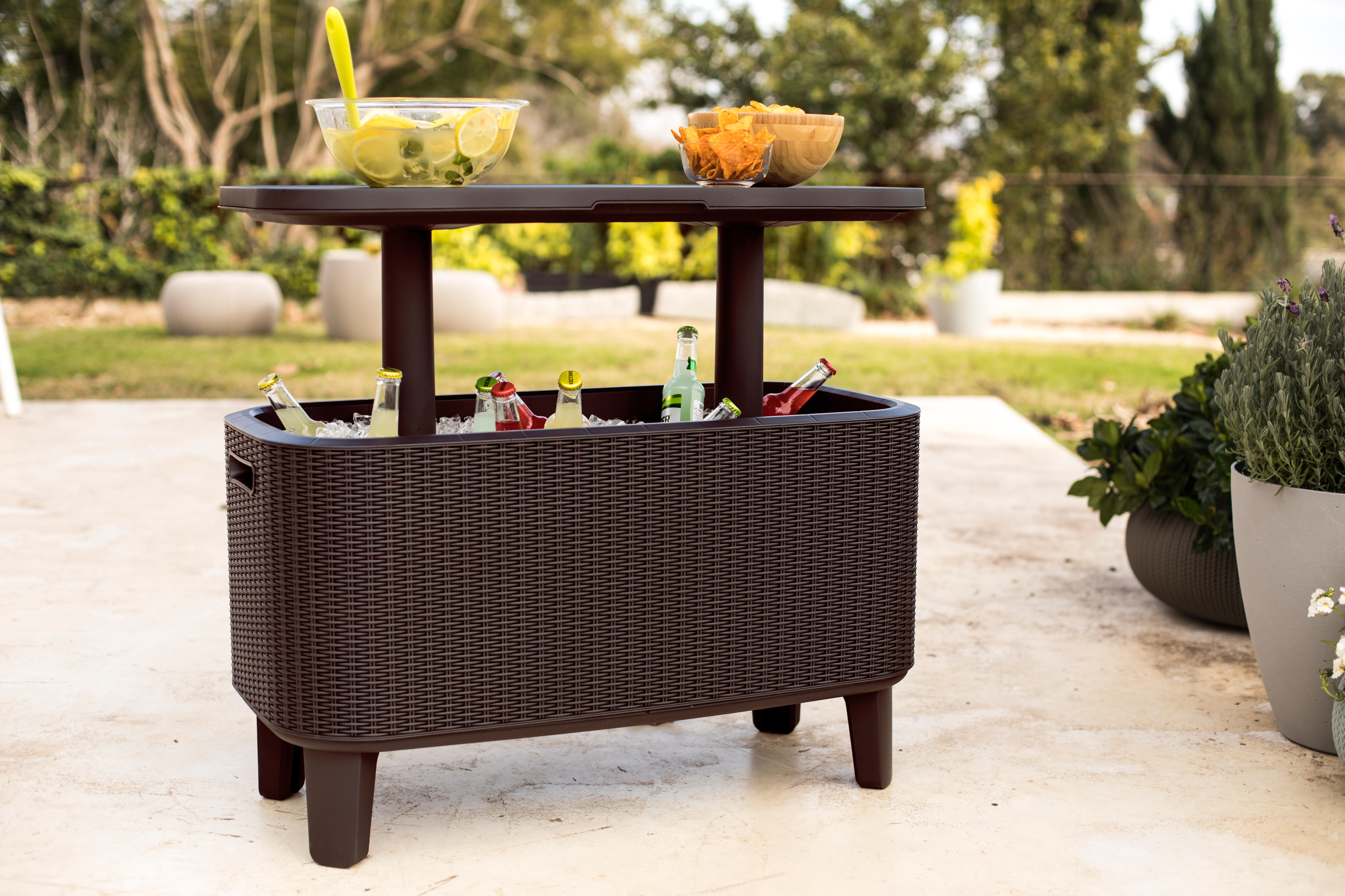 Mesa e baú de resina KETER NEVERA BEVY BAR 60L 50-74X83,5X40CM - 2