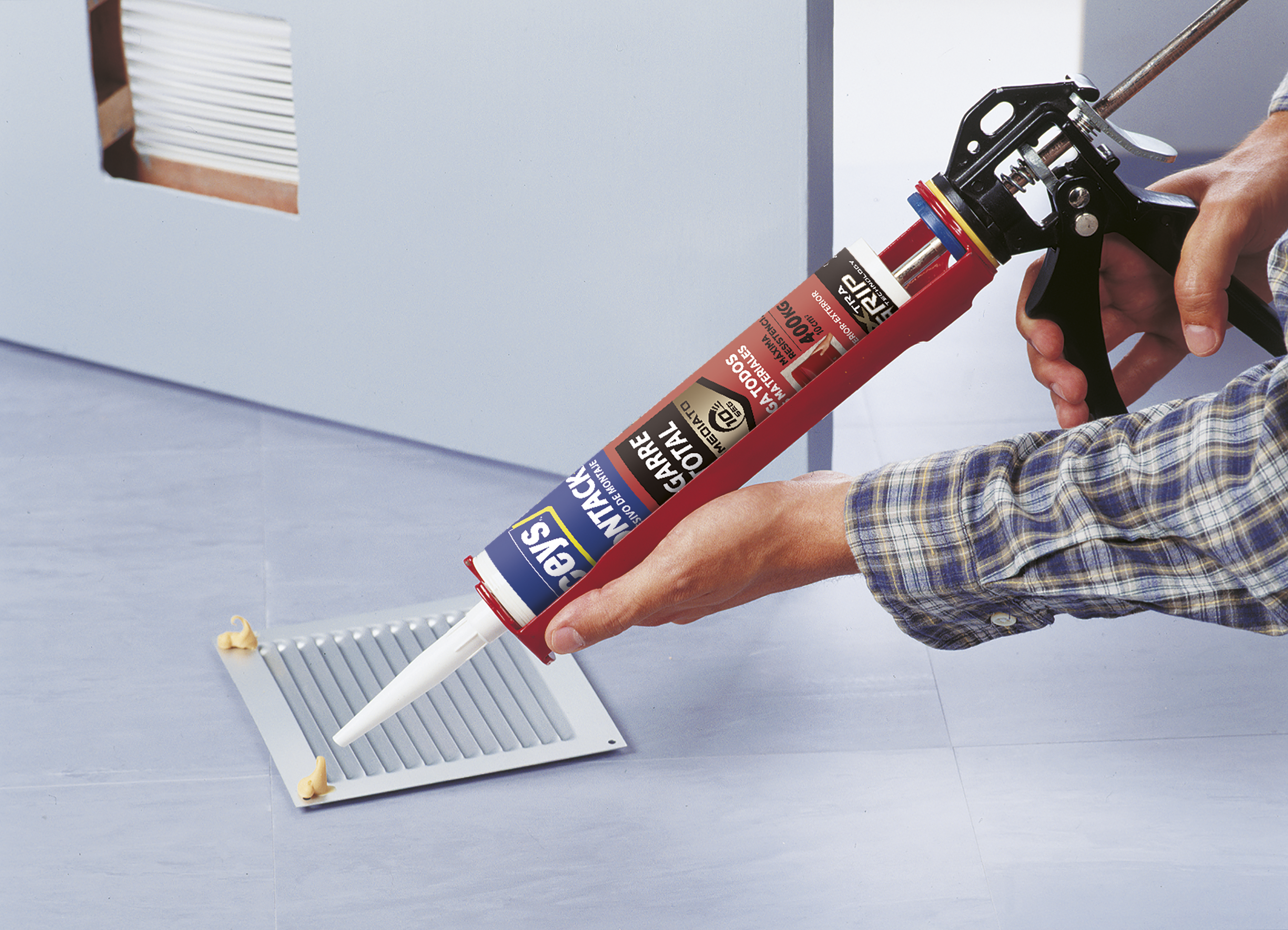 Adhesivo de montaje CEYS Montack Express 450 gr blanco para mármol, madera, cerámica, aplicación con pistola, resiste a las torsiones. Para fijar un material a una superficie. - 8