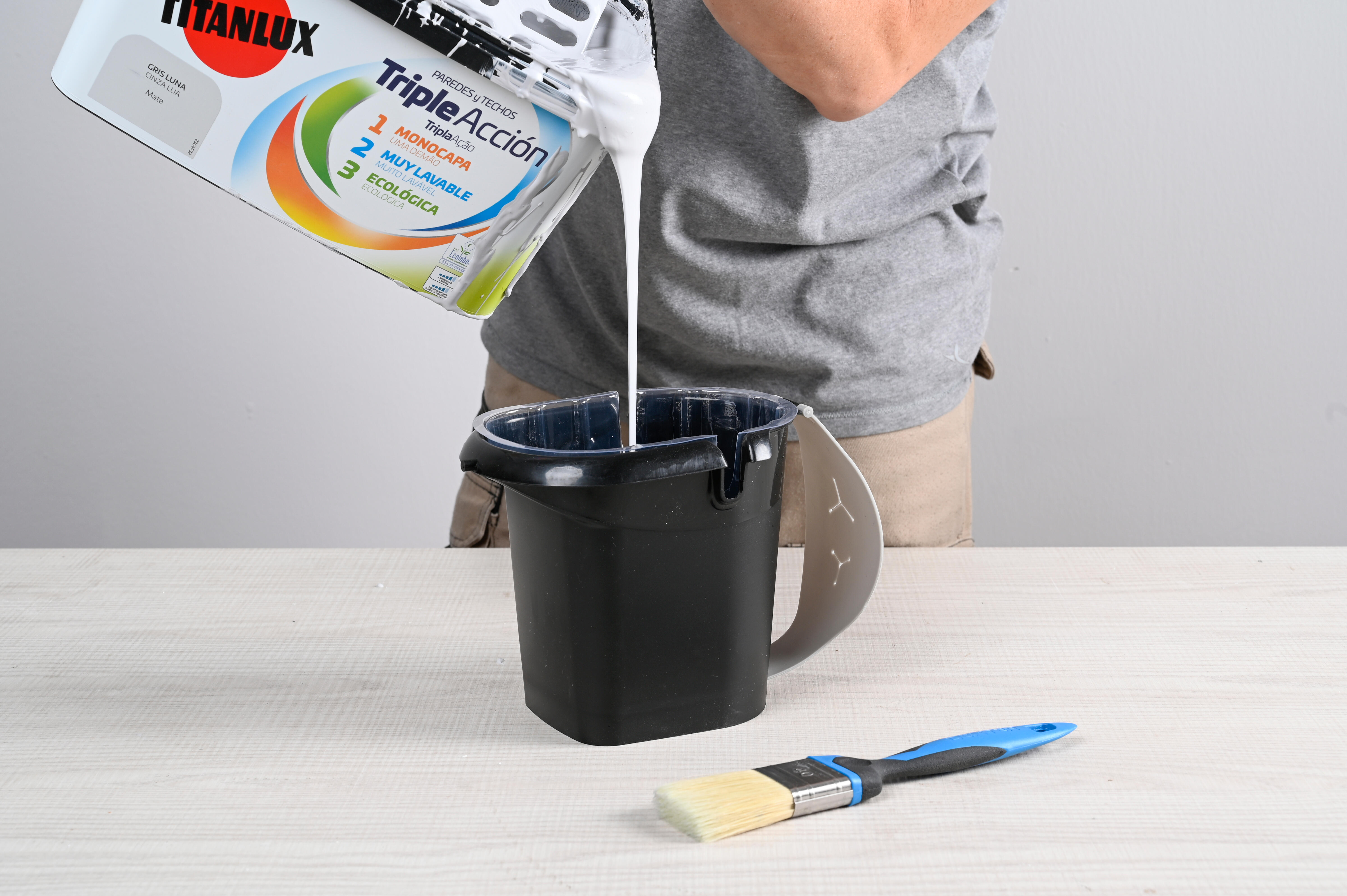Cubeta de pintura rectangular DEXTER 0.75 litros negro. Con escurridor - 11