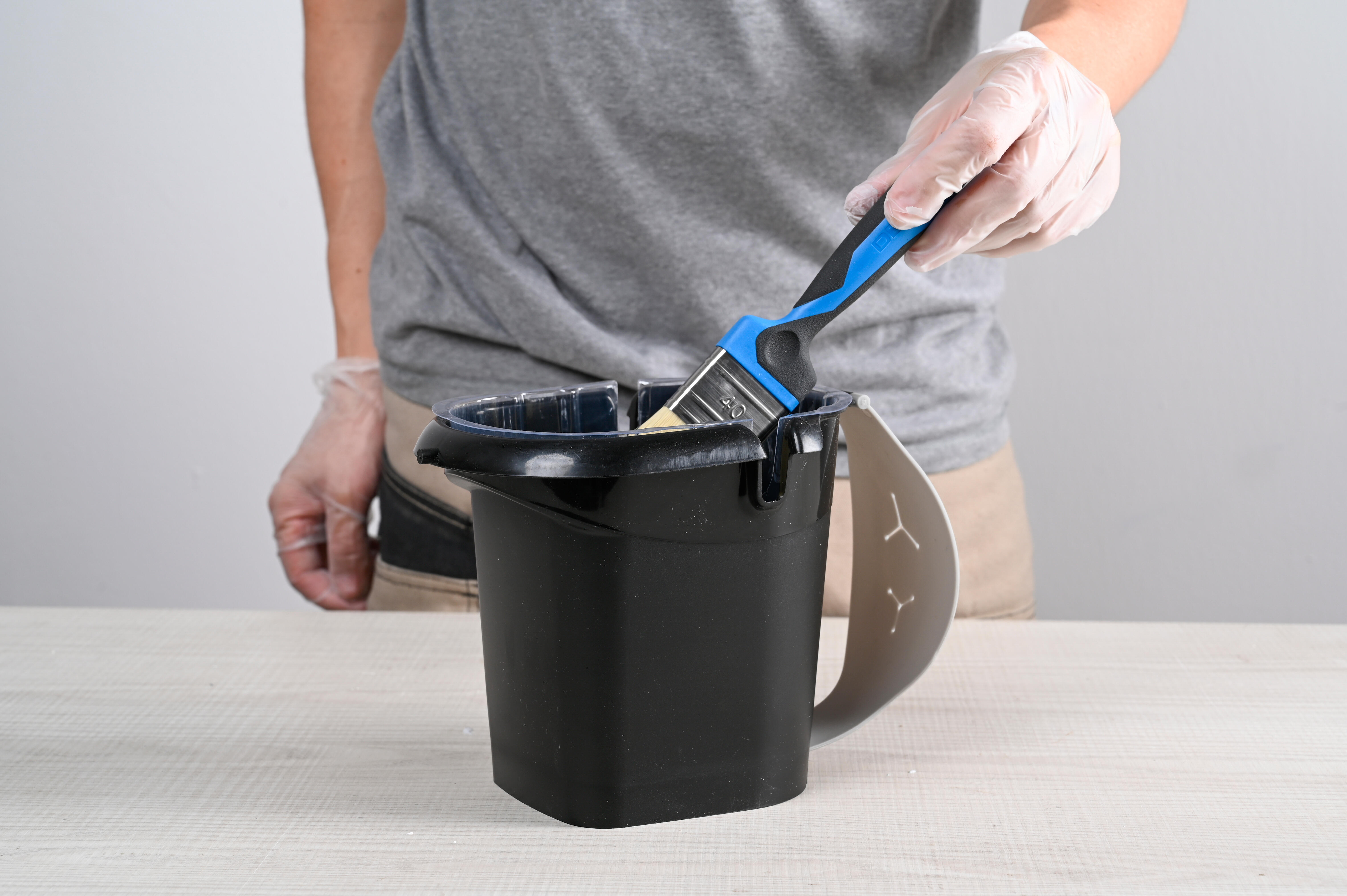 Cubeta de pintura rectangular DEXTER 0.75 litros negro. Con escurridor - 6