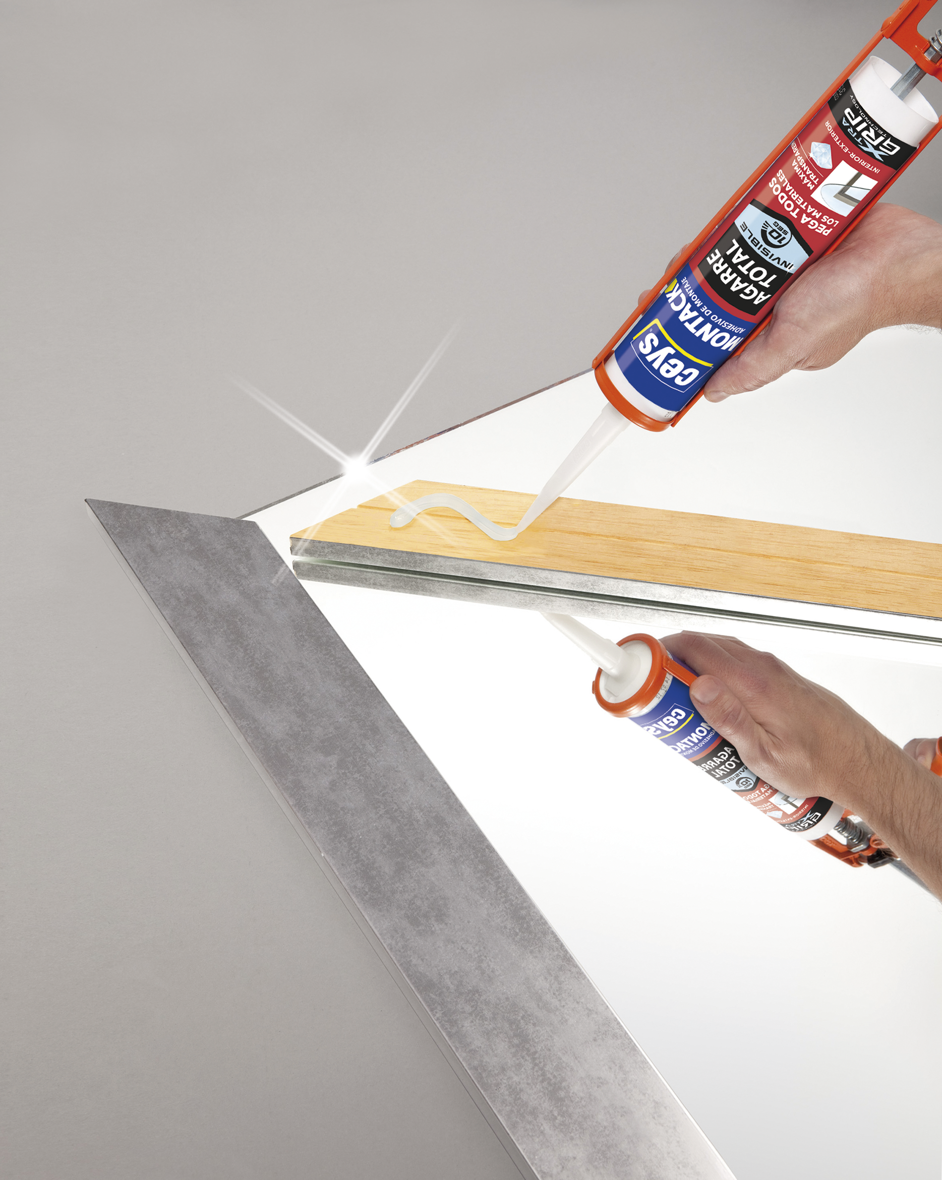 Adhesivo de montaje CEYS Montack 315 gr transparente para hormigón, cerámica, vidrio, aplicación con pistola, resiste a las torsiones, compatible con humedad. Para fijar un material a una superficie. - 3