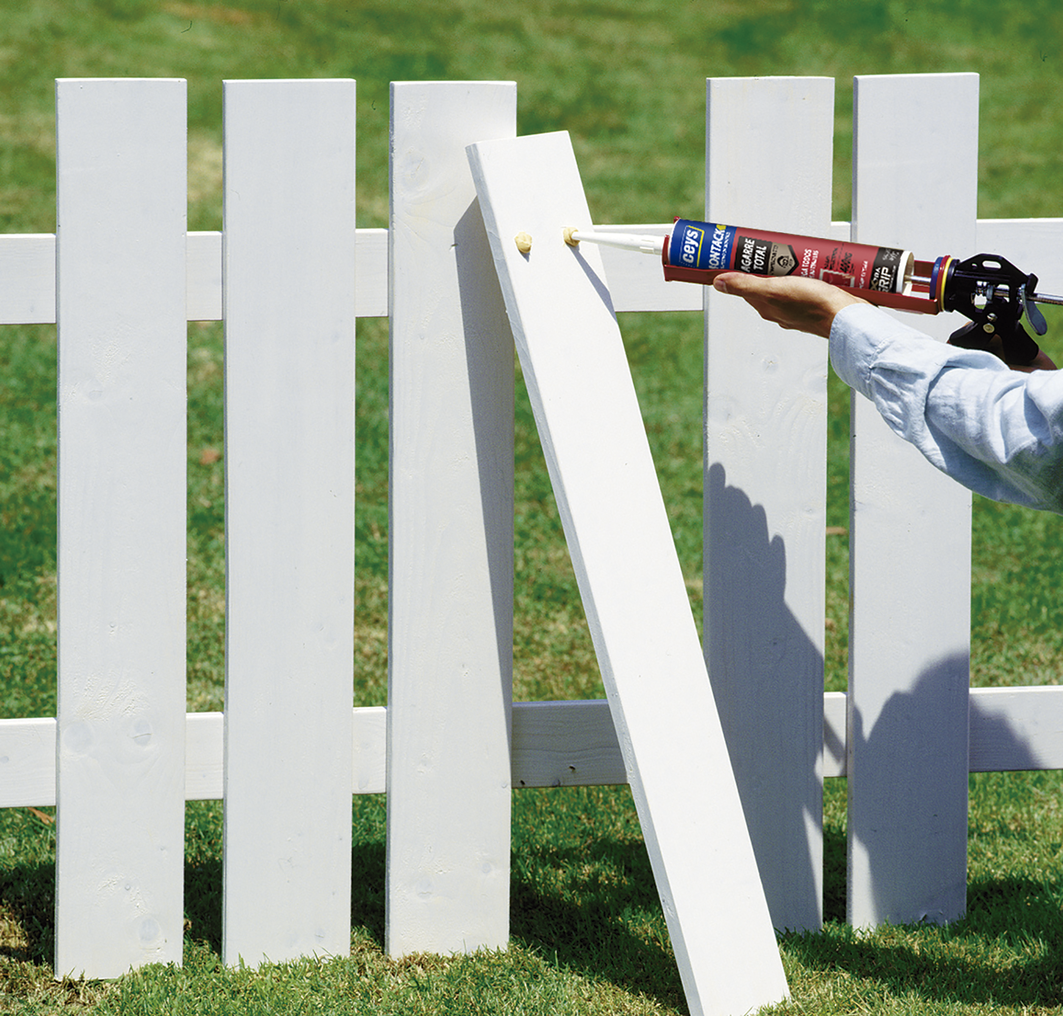 Adhesivo de montaje CEYS Montack Express 450 gr blanco para mármol, madera, cerámica, aplicación con pistola, resiste a las torsiones. Para fijar un material a una superficie. - 5