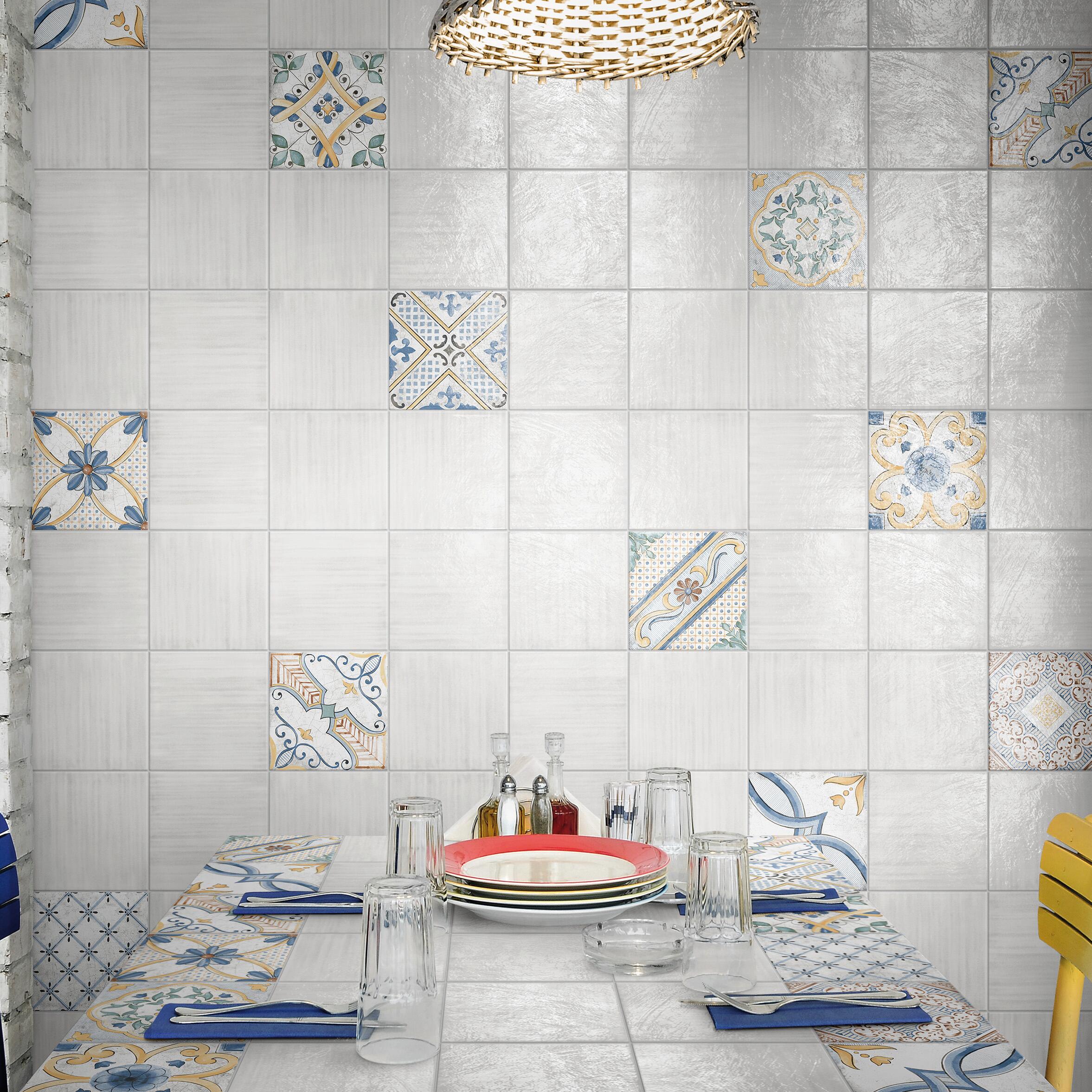 Piastrella da pavimento interno in gres porcellanato 20 x 20 cm smaltato multicolore lucido Med Maiolica traffico intenso (pei 4/5) Sp. 8.2 mm 1.42 mq - 3