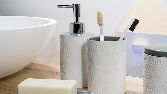 Come scegliere gli accessori da bagno da appoggio