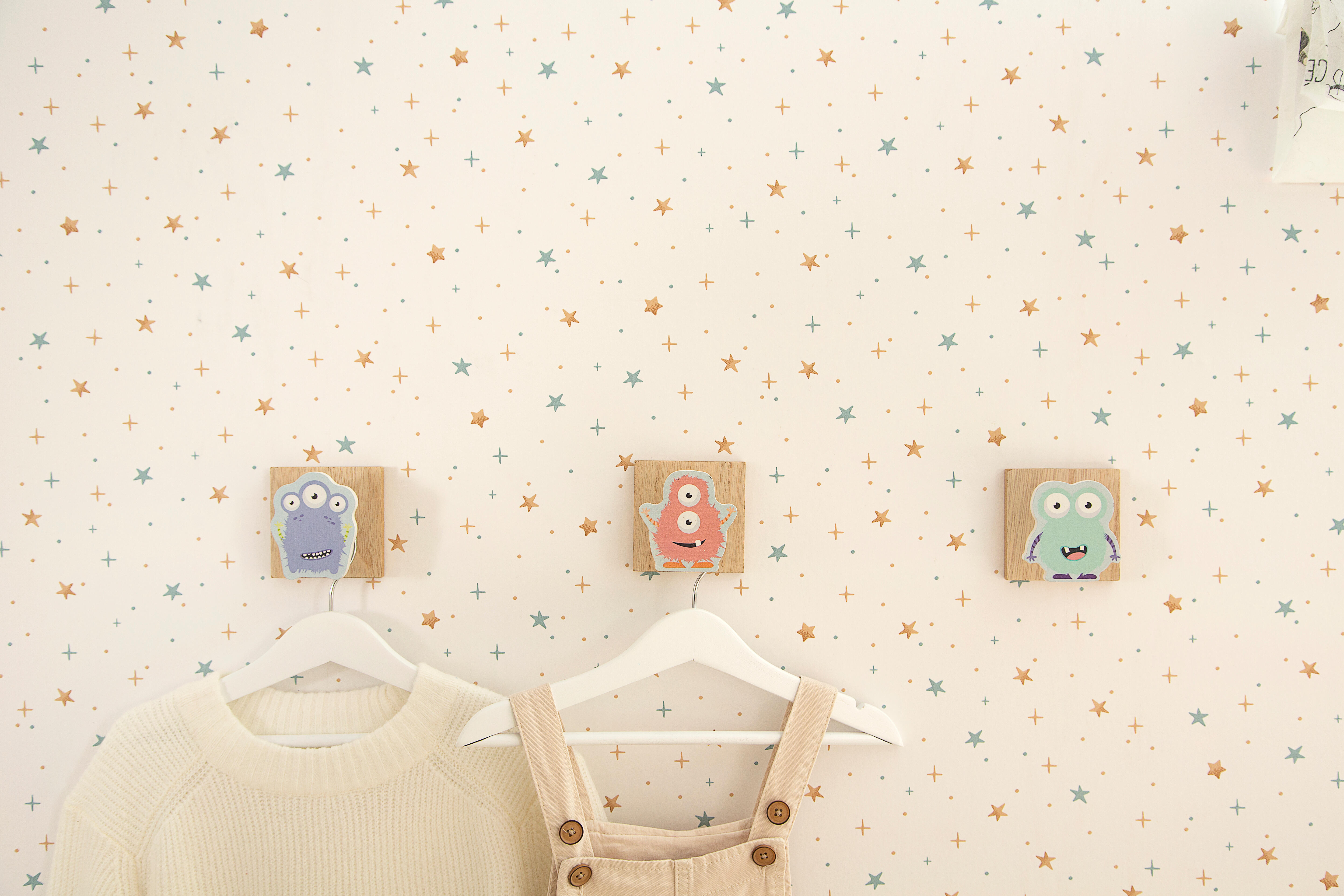 Papel pintado TNT aplicación cola en pared Infantil Estrelitas beige  CASELIO 53cmx10.05m - 6