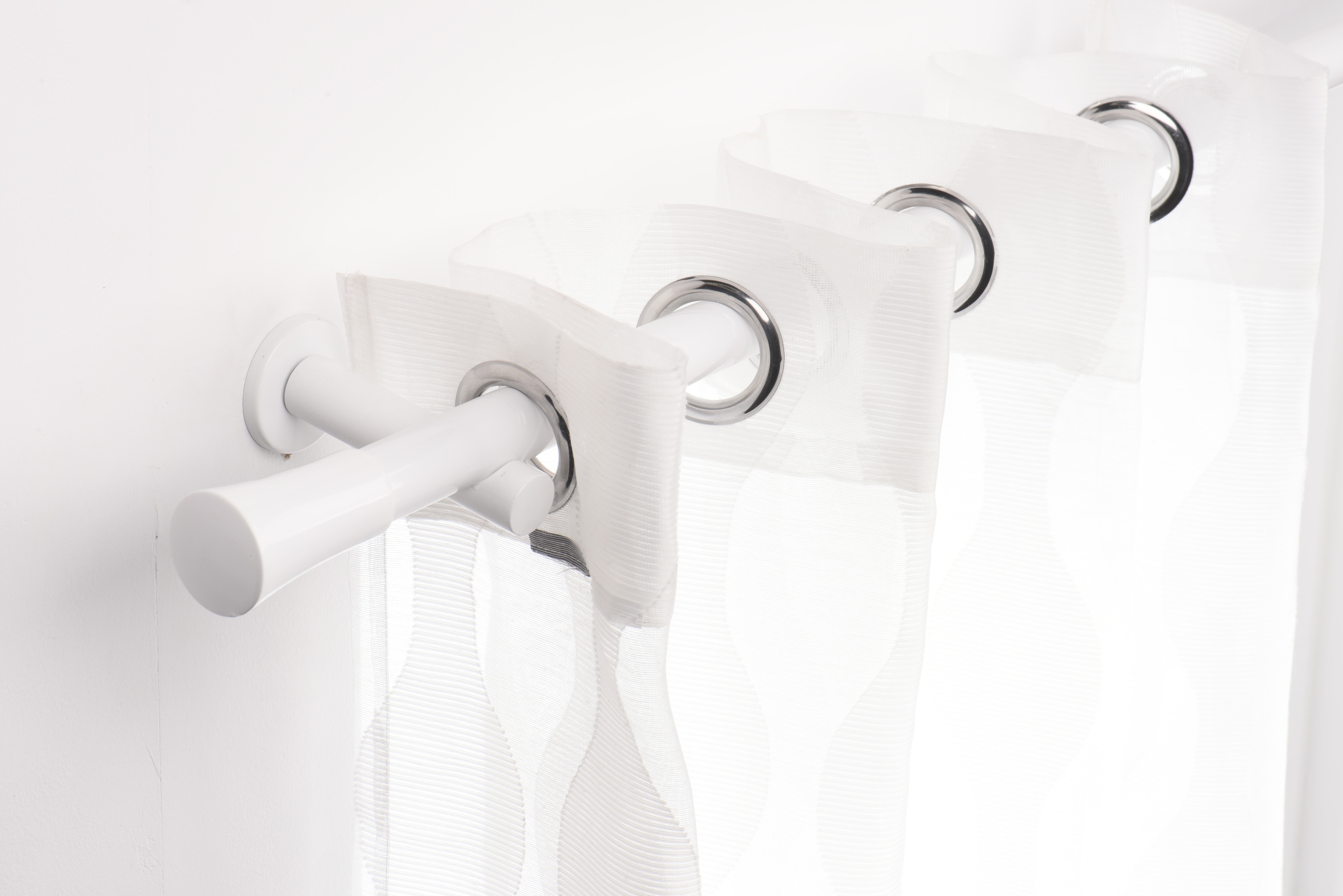 ¿Cómo instalar barras de cortinas con riel? | Leroy Merlin