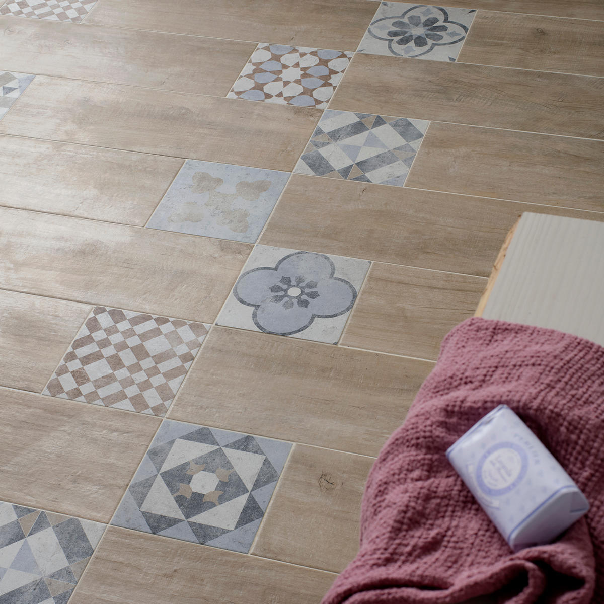 Piastrella da pavimento e rivestimento interno in gres porcellanato 20 x 60.4 cm smaltato beige opaco Oural traffico intenso (pei 4/5) Sp. 8.2 mm 1.24 mq - 7