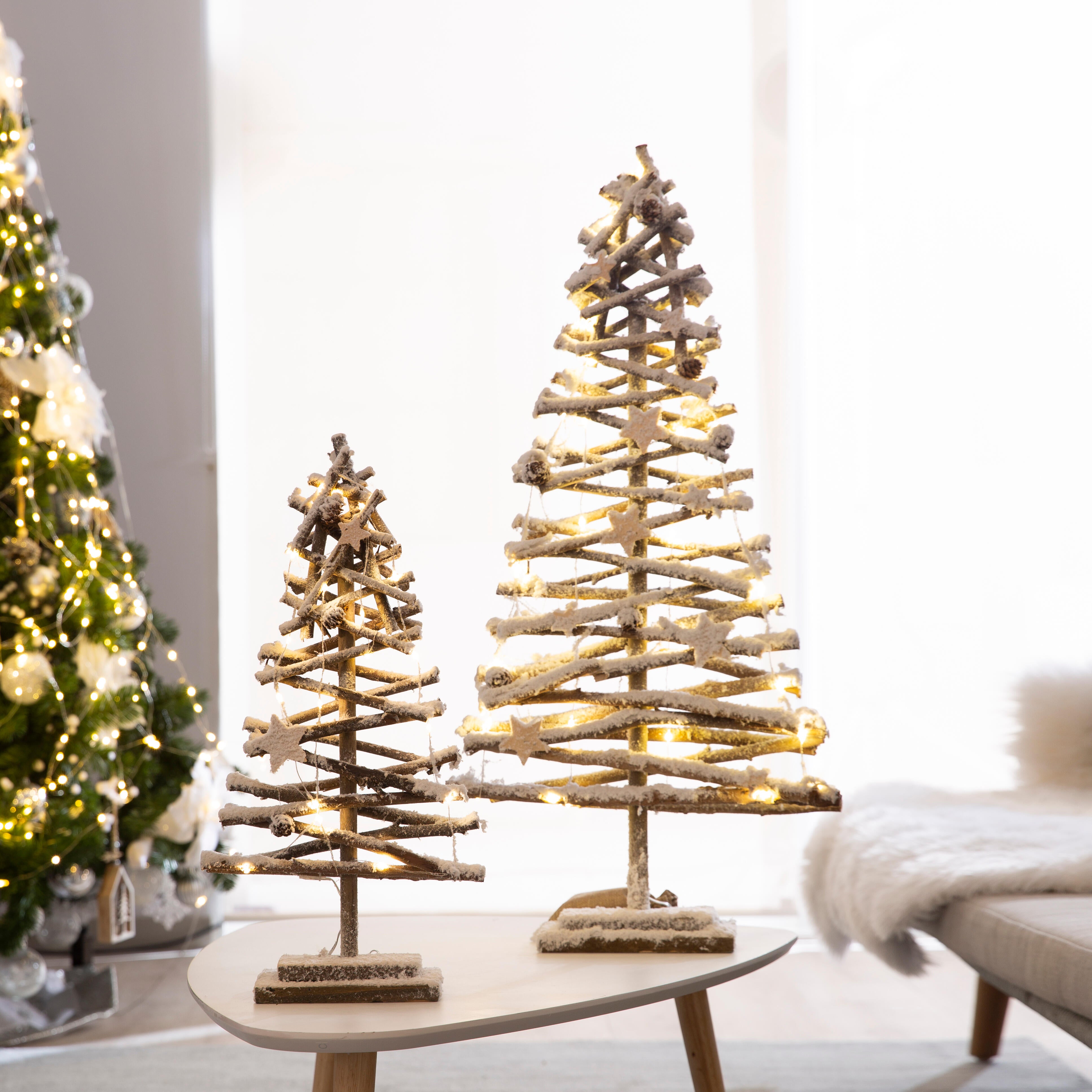 Árbol de Navidad nevado de madera con luz 50 cm - 2