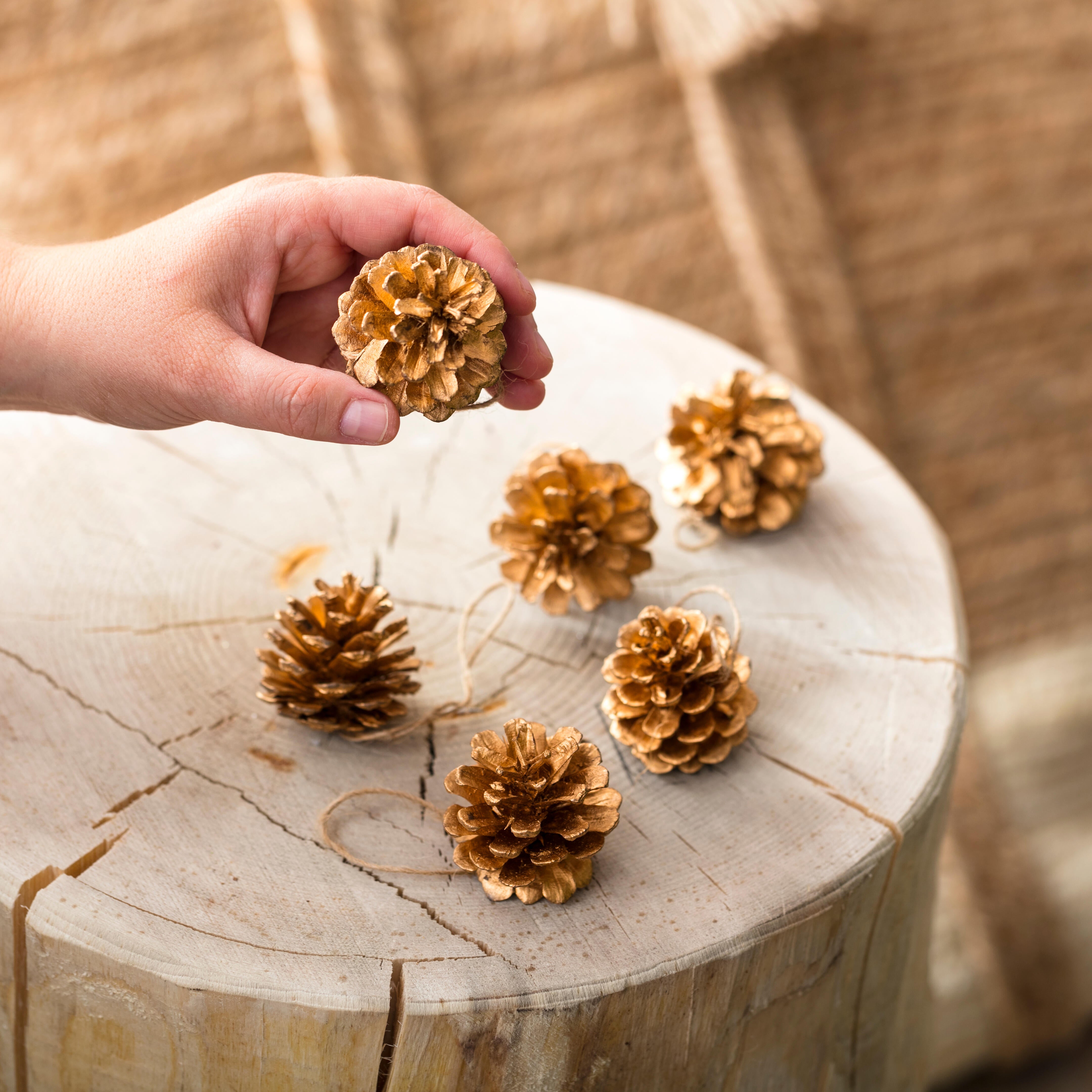 Adorno colgante bola con piña marrón Ø5 cm - 15