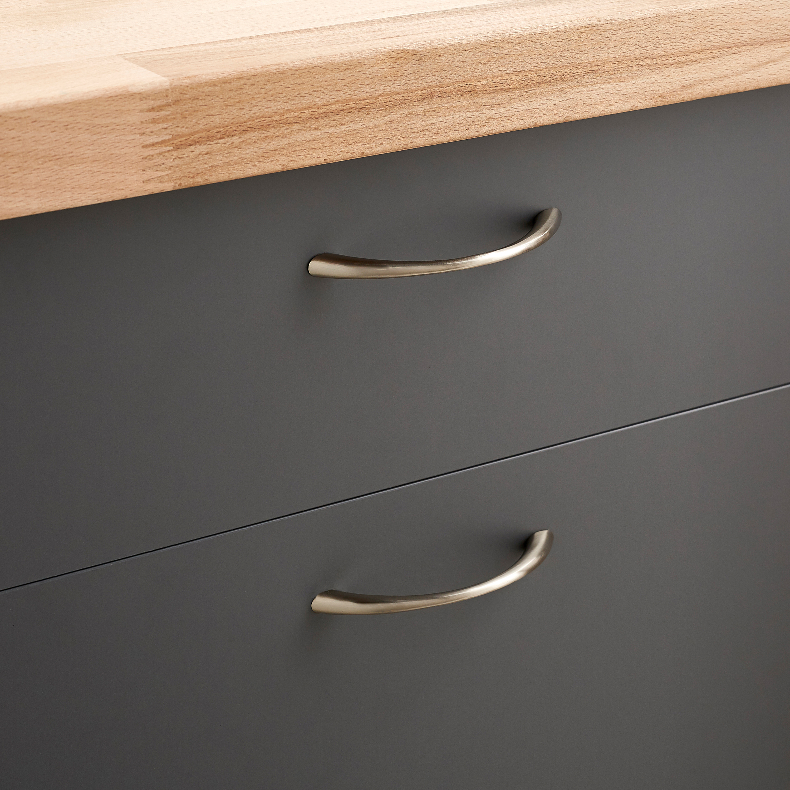 Tirador mueble INSPIRE  gris / plata distancia entre eje 96 mm - 8
