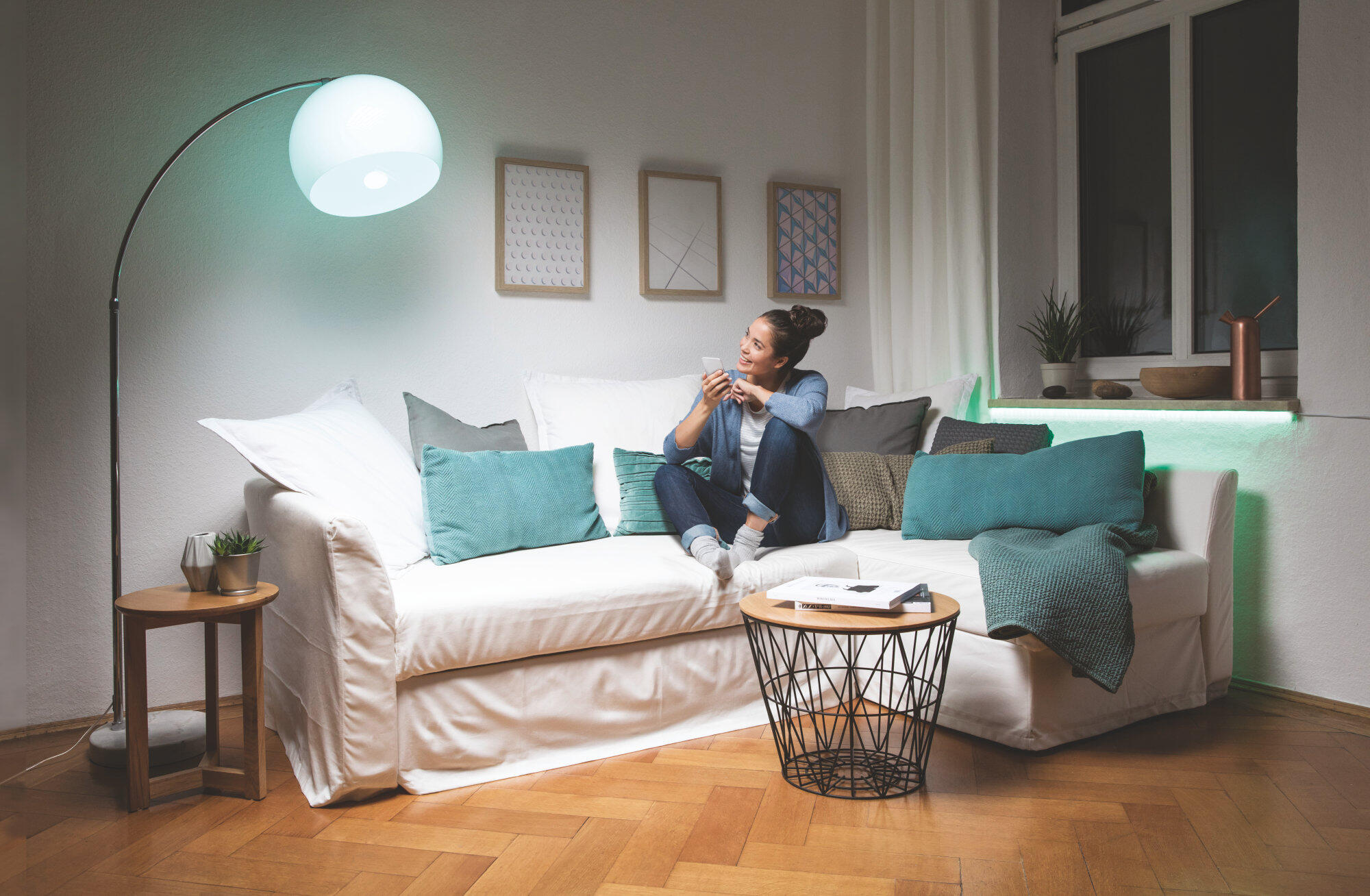 Lâmpada led smart E27 standard 806 lm Ddimável RGBW com comando Osram
 - 6