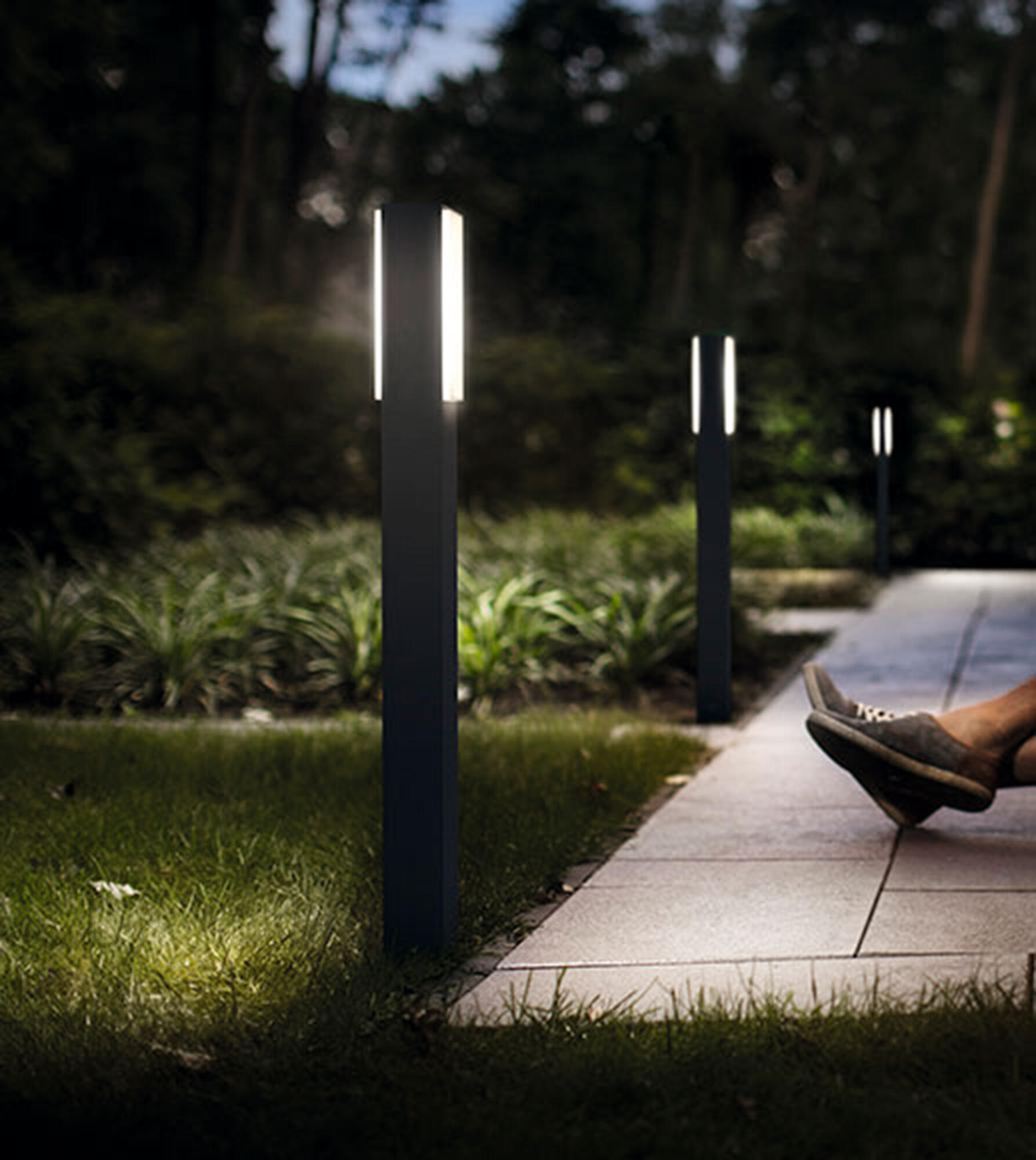 Baliza de jardín LED exterior Stratosphere 77 cm 1000 lm aluminio gris resistencia IP44 - 2