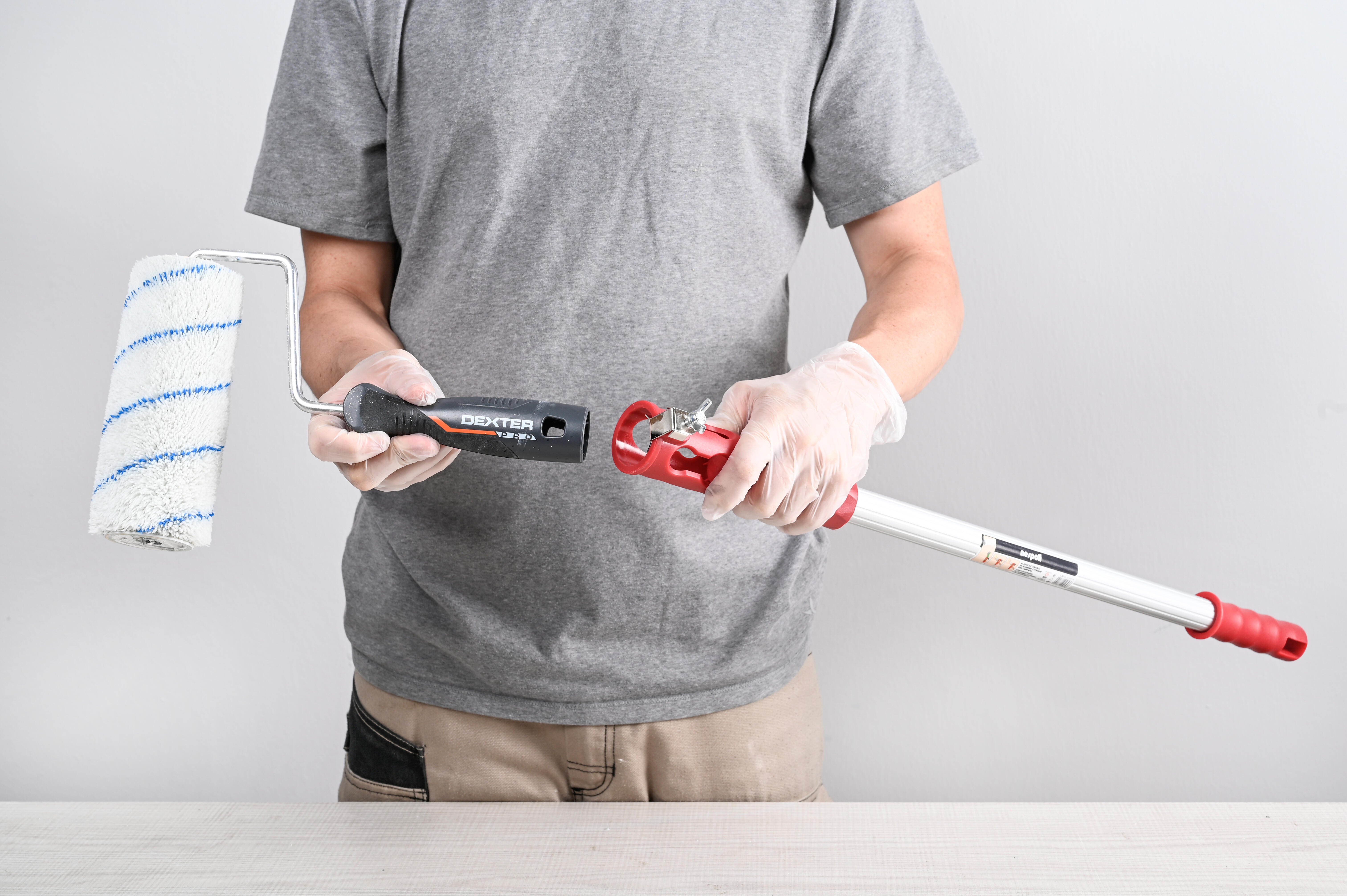 Alargador para pintar de aluminio NESPOLI desde 68.5 hasta 100 cm de longitud. Articulado. Empuñadura ergonómica. Tipo de sujeción mediante apriete. - 5