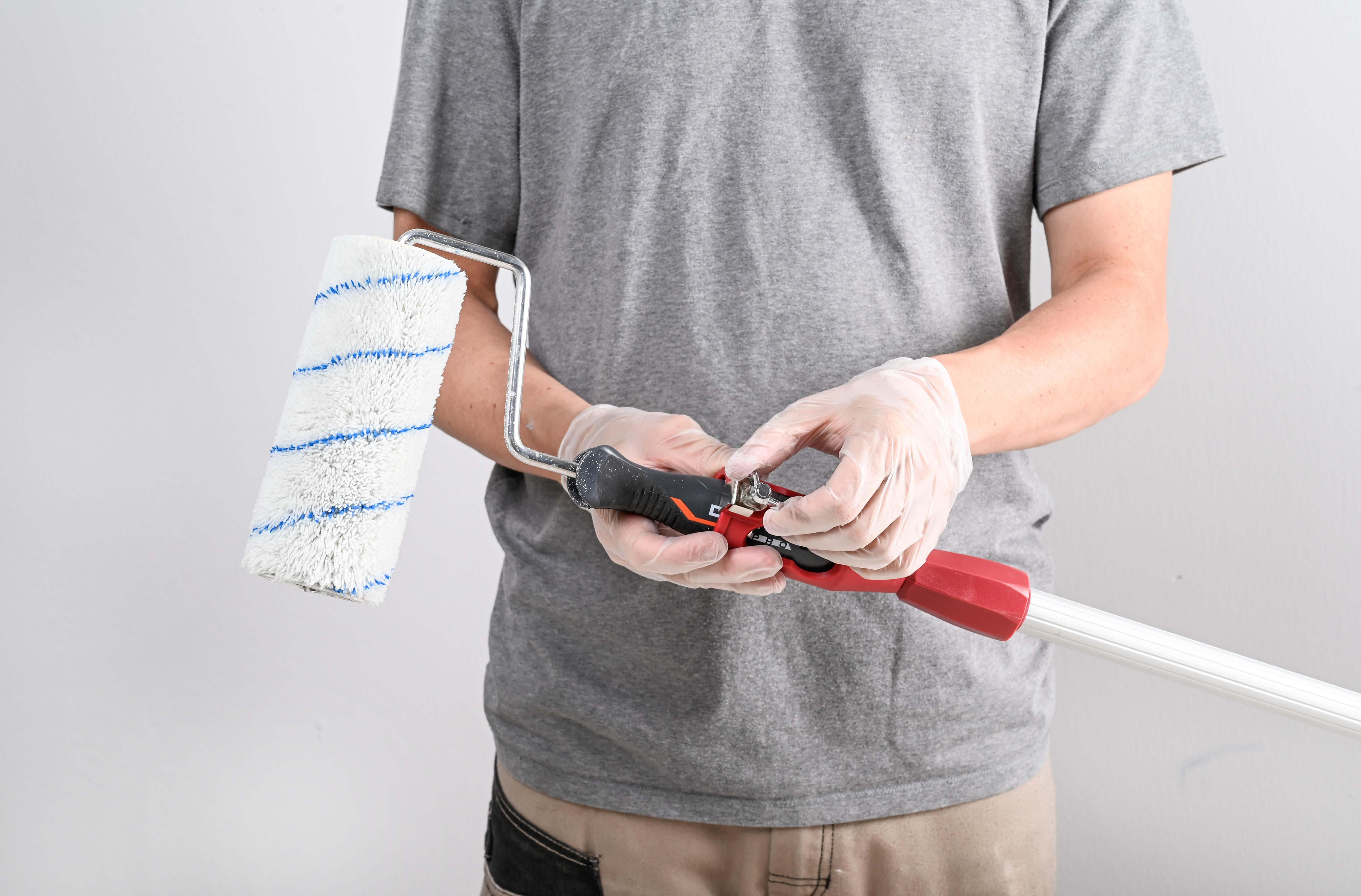 Alargador para pintar de aluminio NESPOLI desde 167.5 hasta 300 cm de longitud. Articulado. Empuñadura ergonómica. Tipo de sujeción mediante apriete. - 3