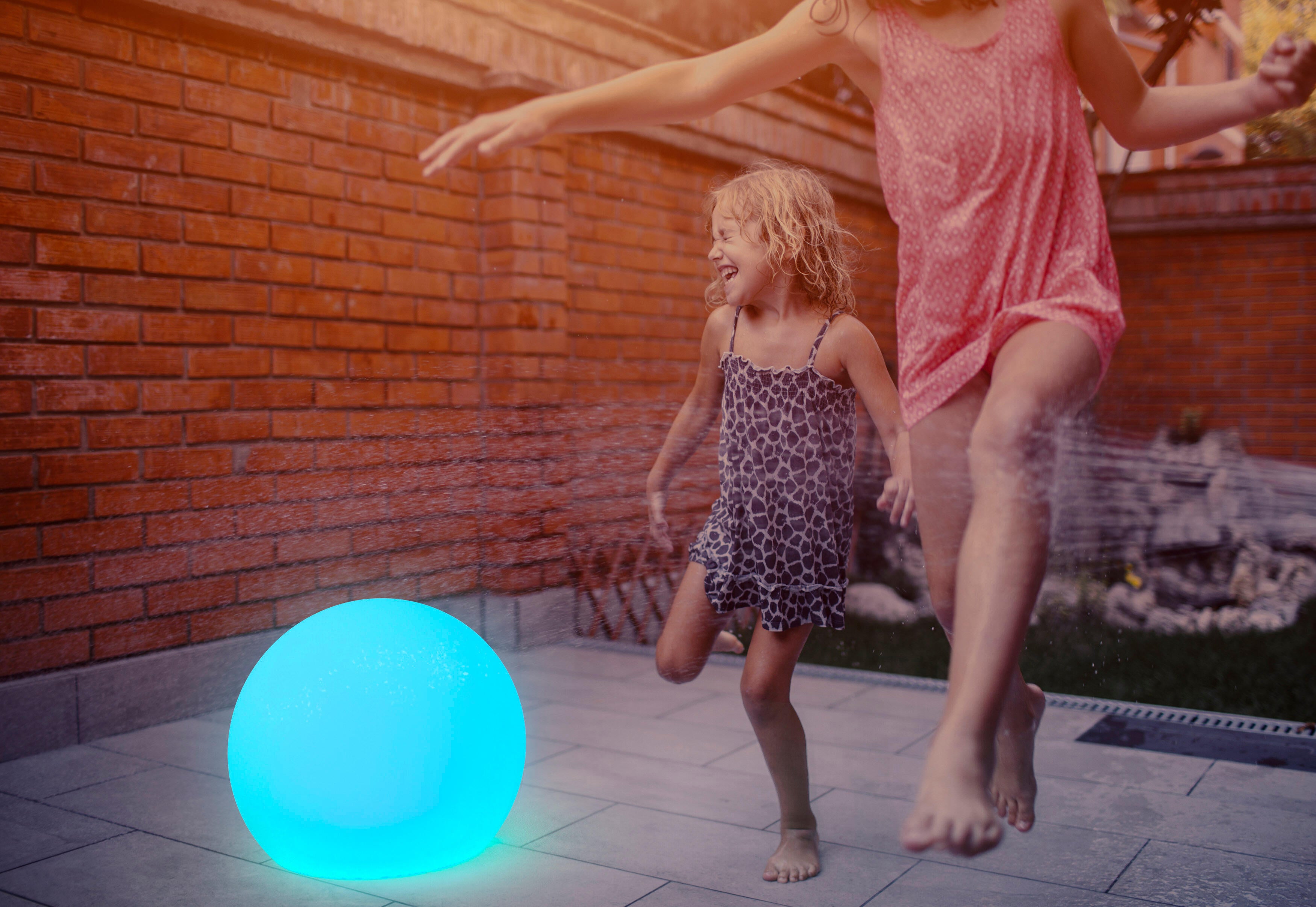 Lámpara de mesa solar sin cables de plástico exterior blanca con sensor crepuscular luz LED regulable NEWGARDEN BULY IP65 y 24hrs autonomía - 7