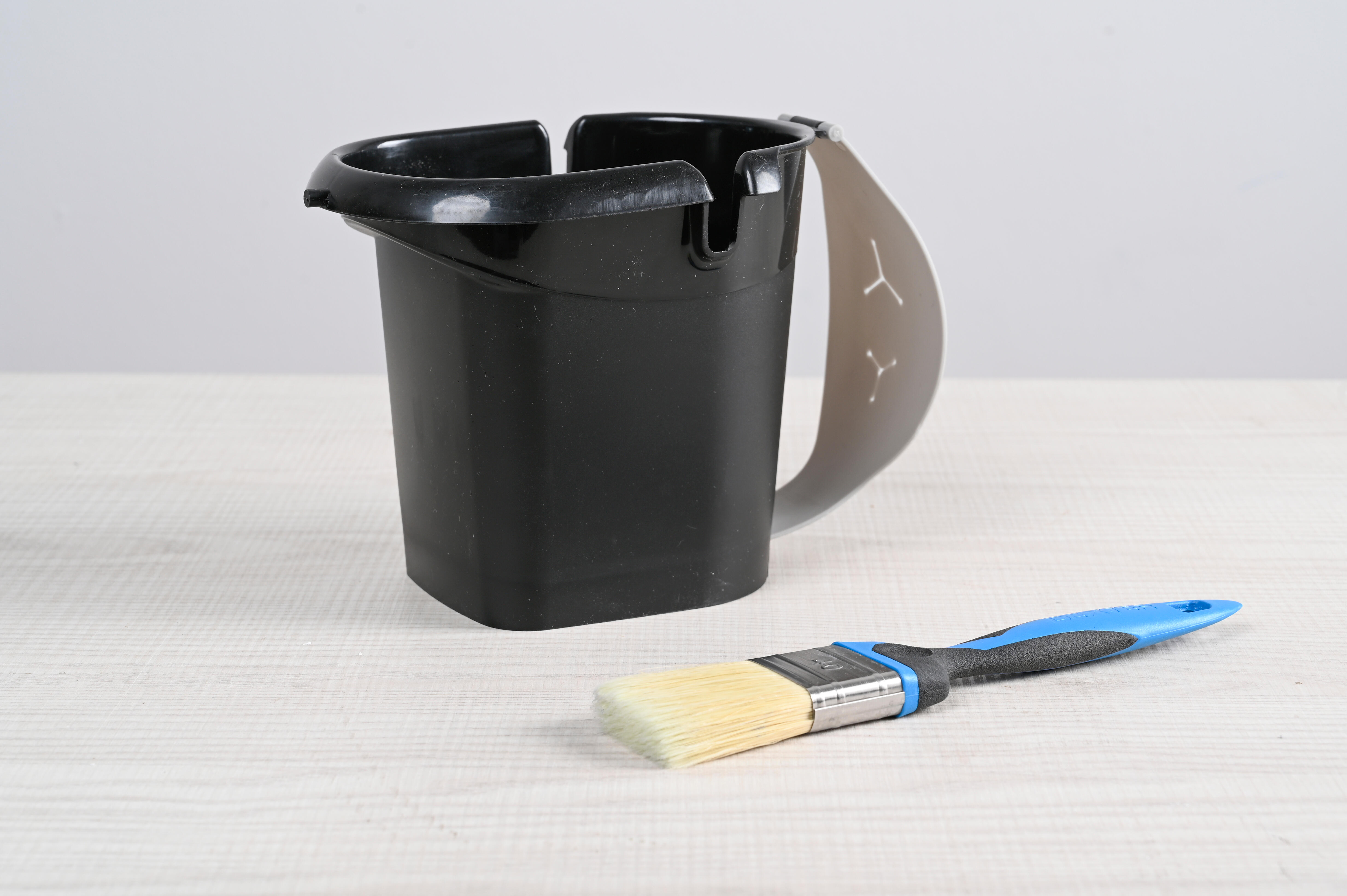 Cubeta de pintura rectangular DEXTER 0.75 litros negro. Con escurridor - 5