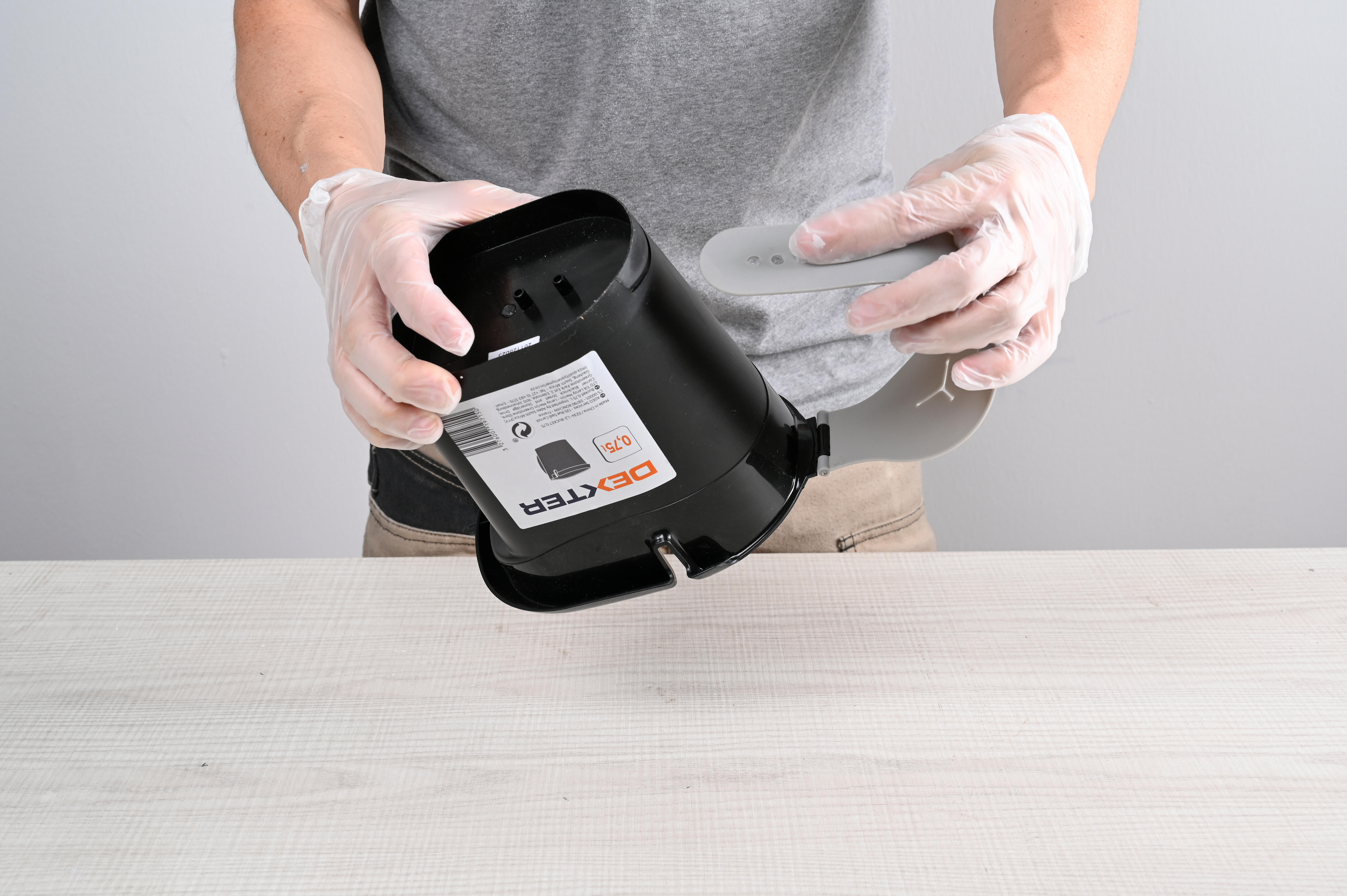 Cubeta de pintura rectangular DEXTER 0.75 litros negro. Con escurridor - 2