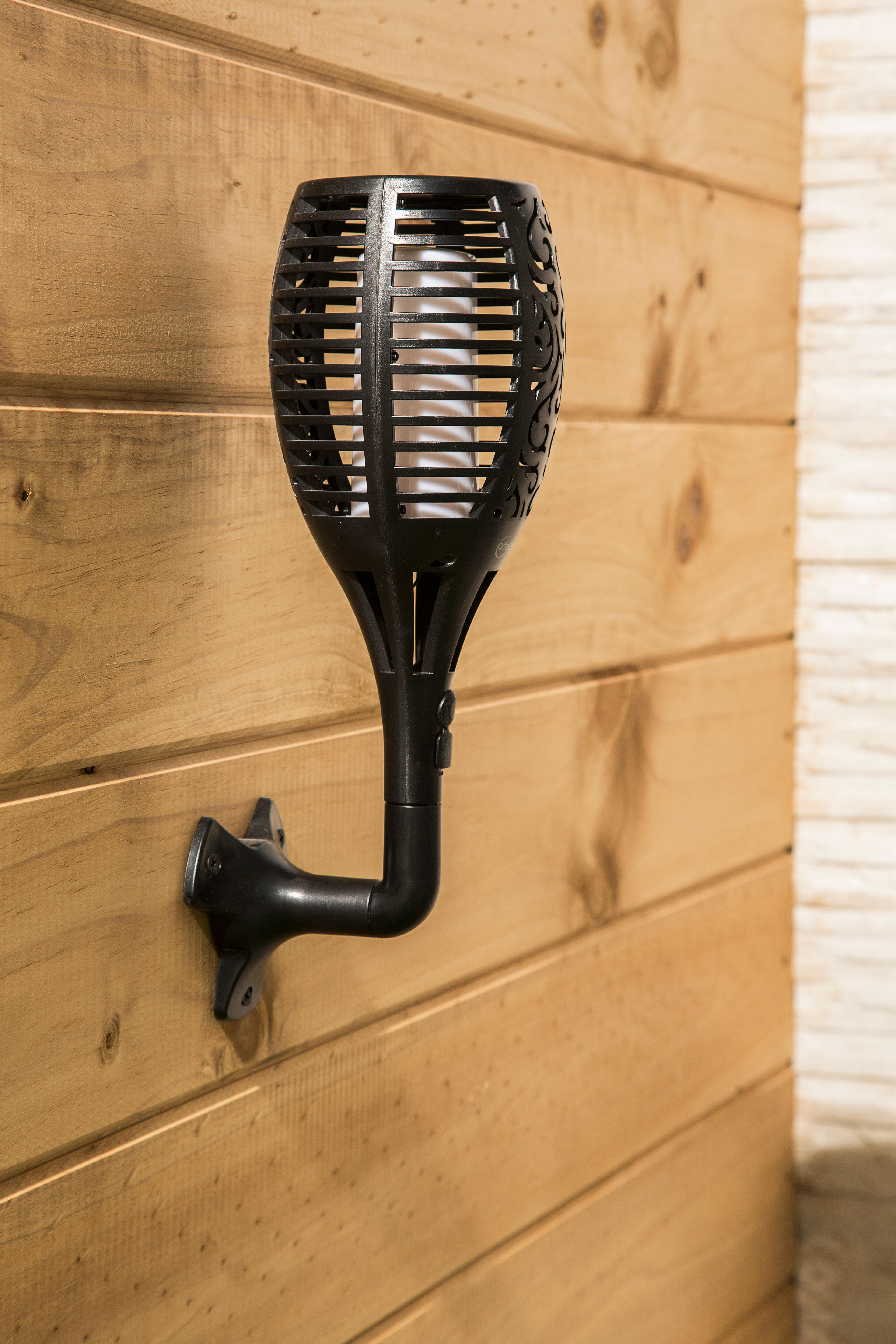 Baliza jardín solar exterior LED negra Draco IP65 con carga USB y sensor crepuscular  - 4