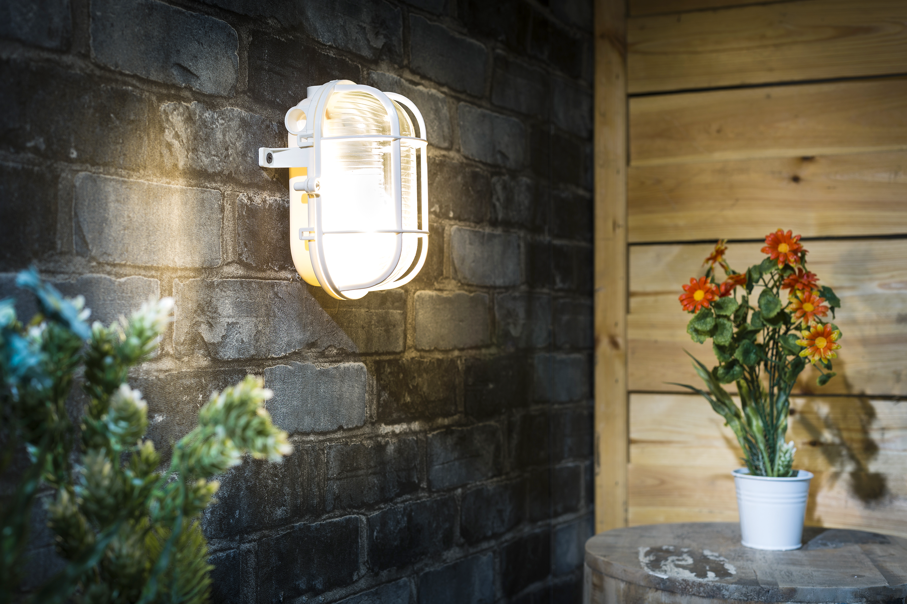 Candeeiro de parede oval Olho Boi IP44 E27 com grelha branco - 10