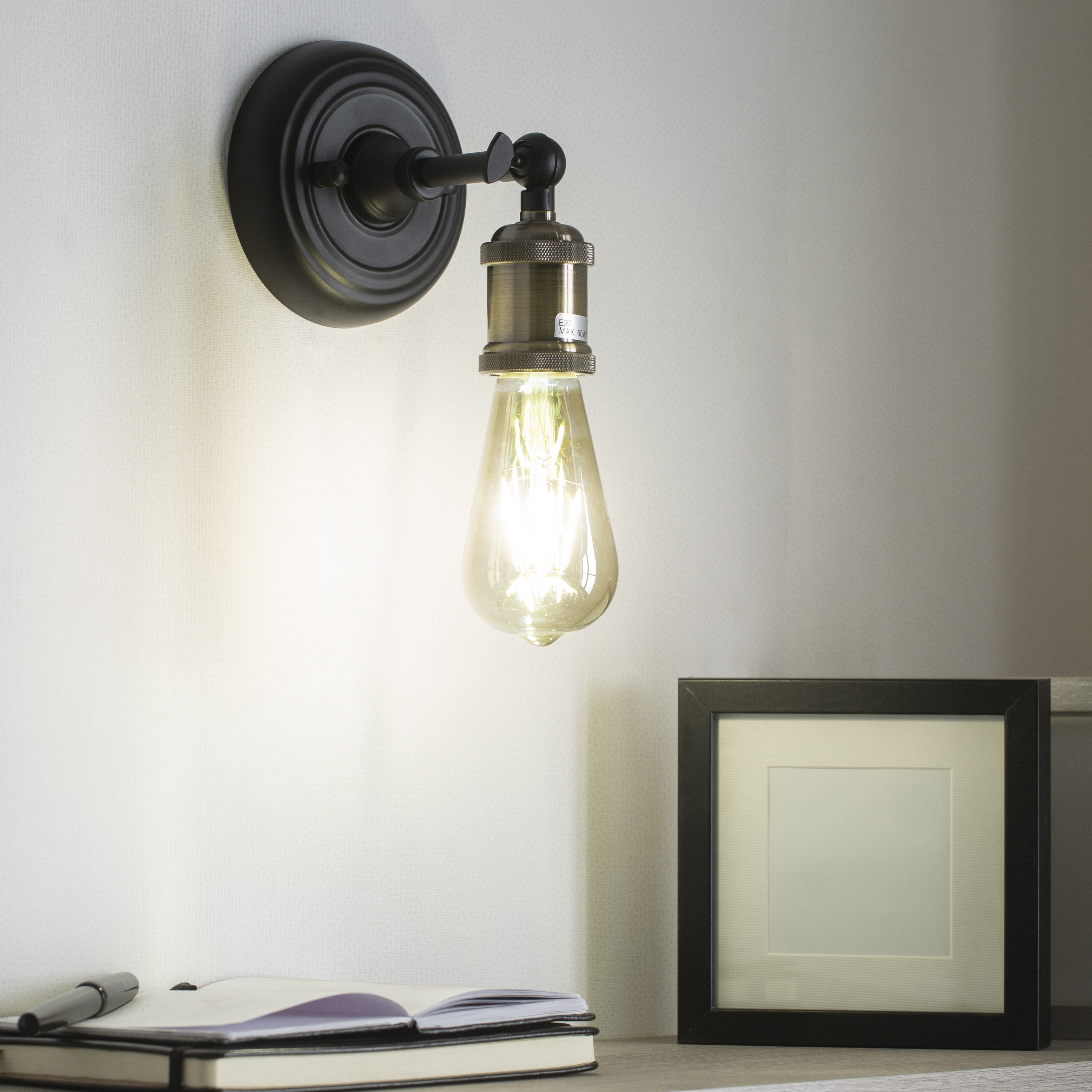 Candeeiro de parede INSPIRE LED METÁLICO - 4