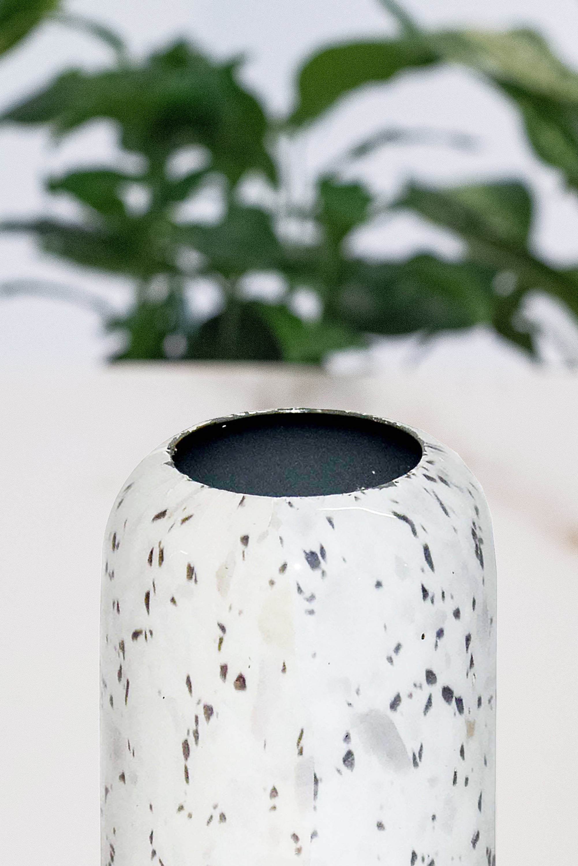 Jarrón resina CAPSULA blanco 7.5x17 cm - 7