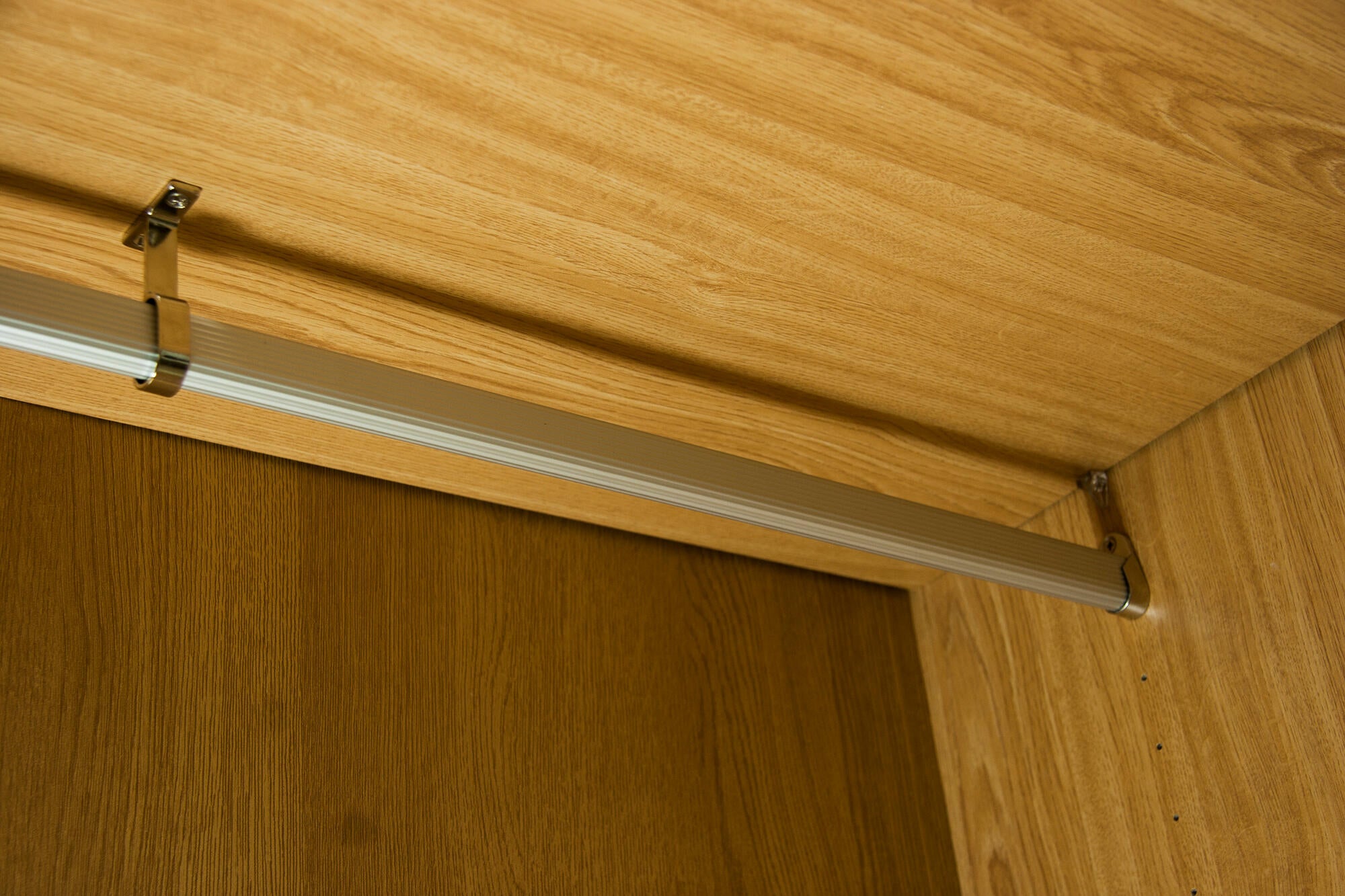 Varão estriado de 2 m OVAL CROMADO 30X15MM - 2