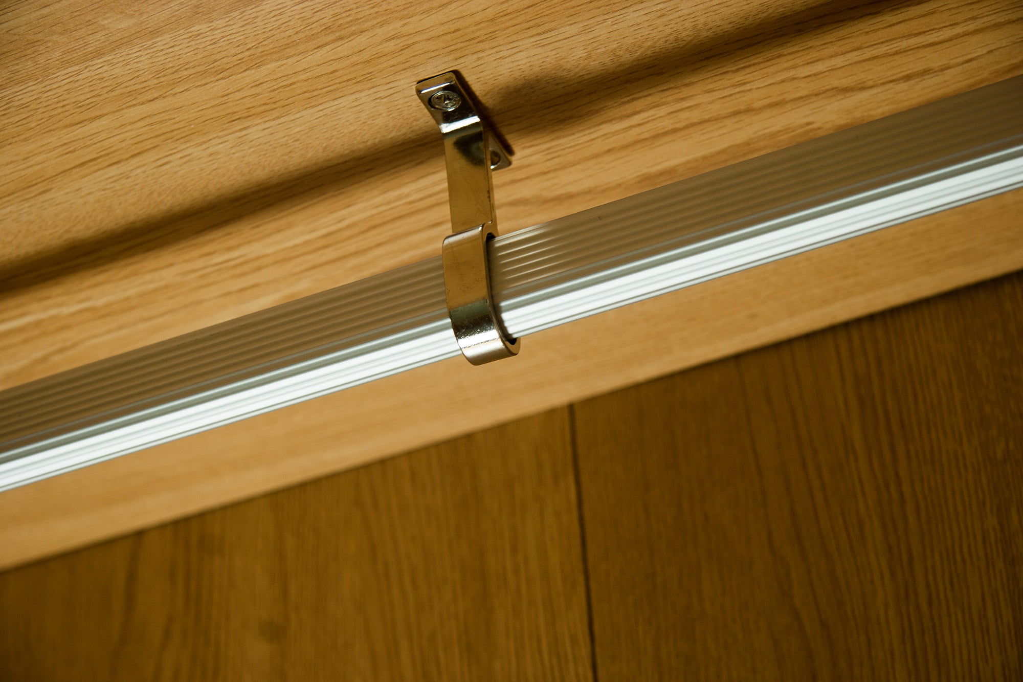 Suporte central OVAL CROMADO 30X15MM - 4