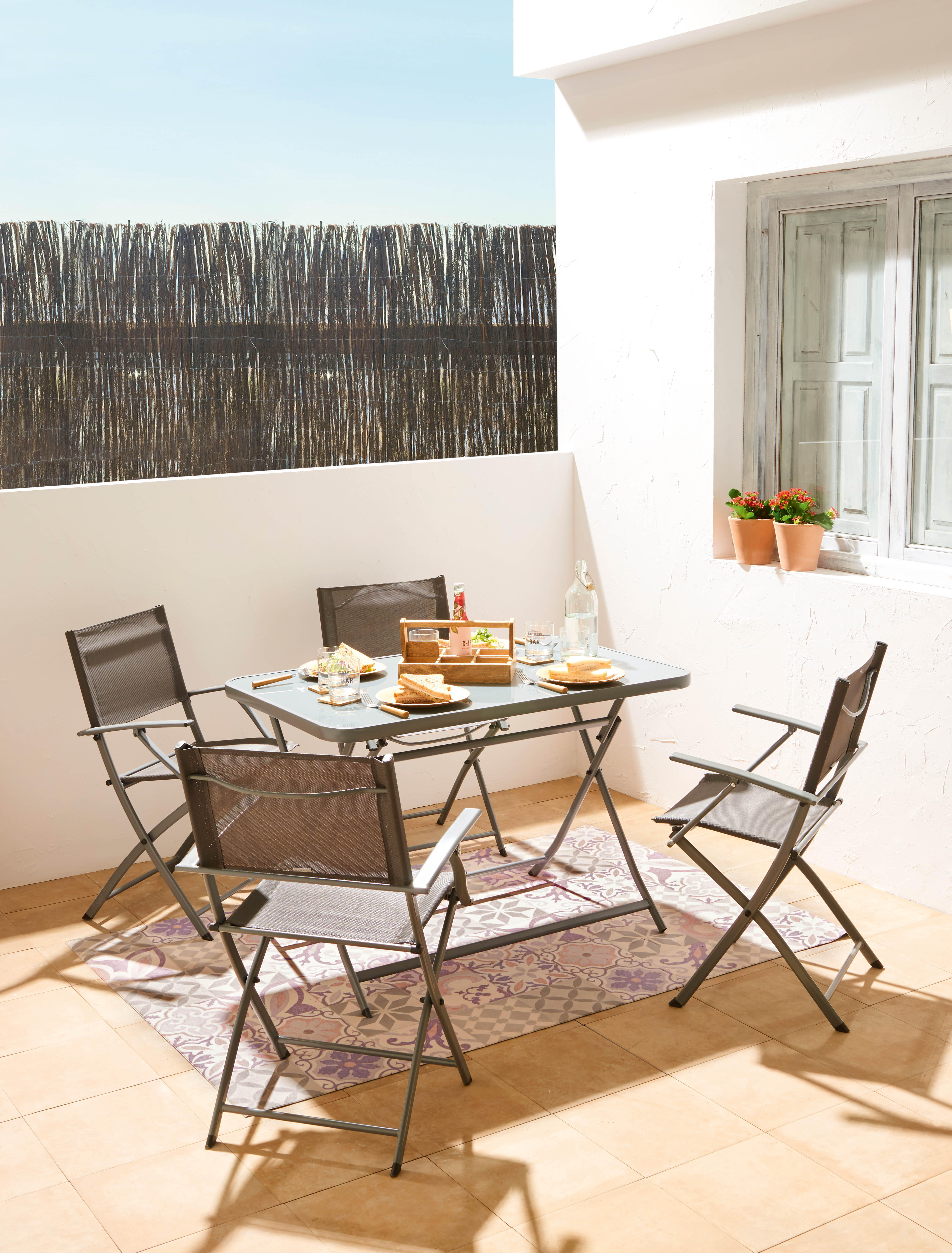 Conjunto de muebles de terraza emys de acero gris para 4 comensales