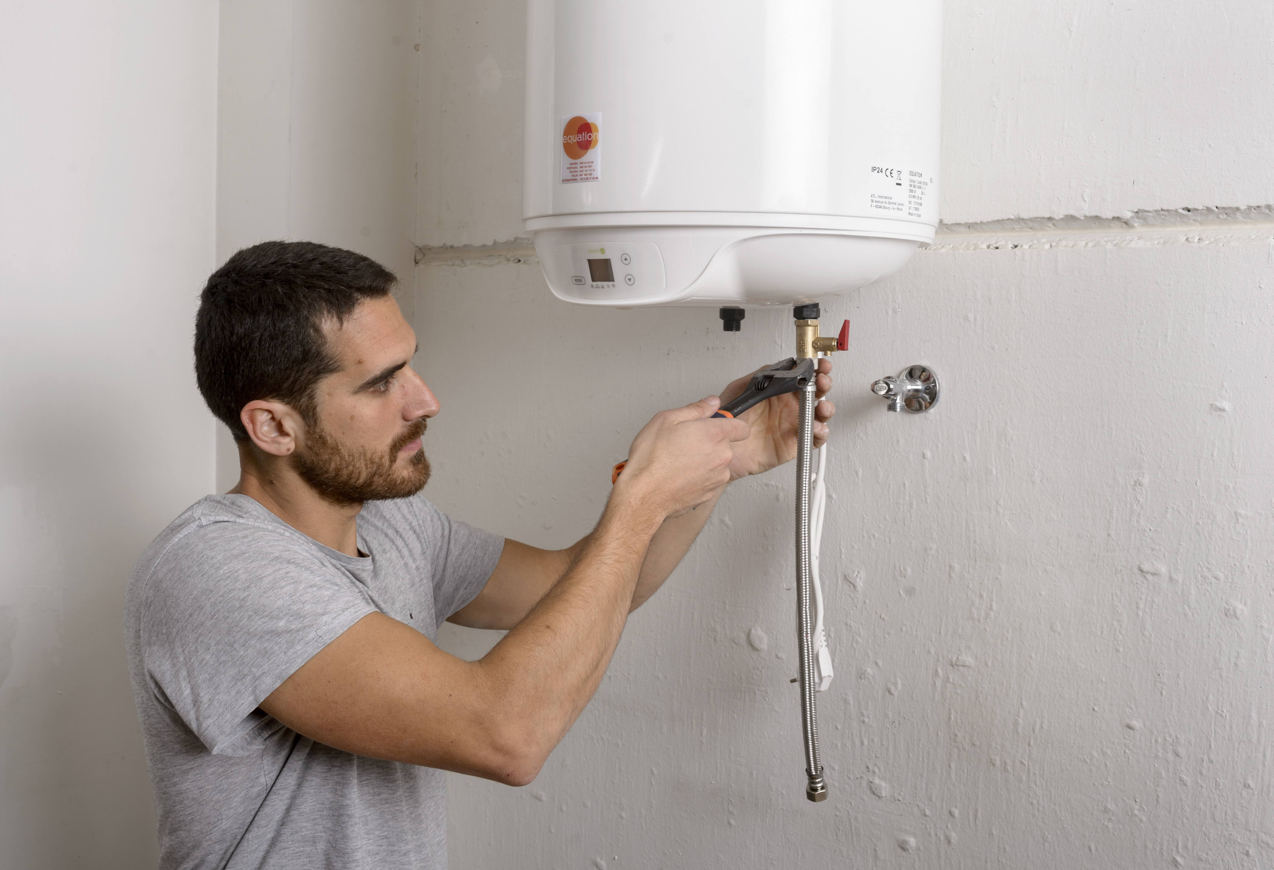 Como hacer un calentador de agua electrico. MUY FACIL Y BARATO 