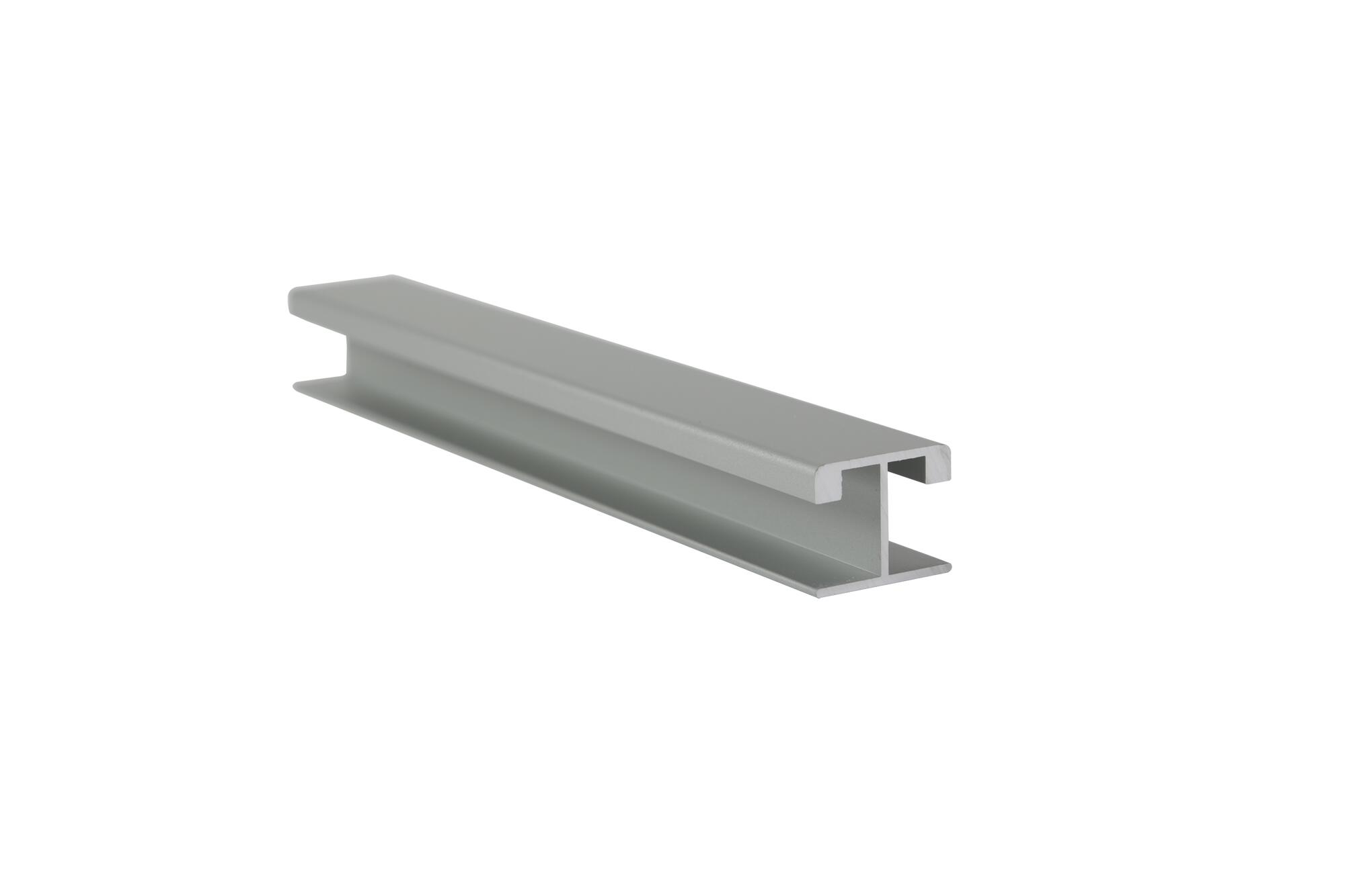 Unión recta para zócalos en aluminio plata
