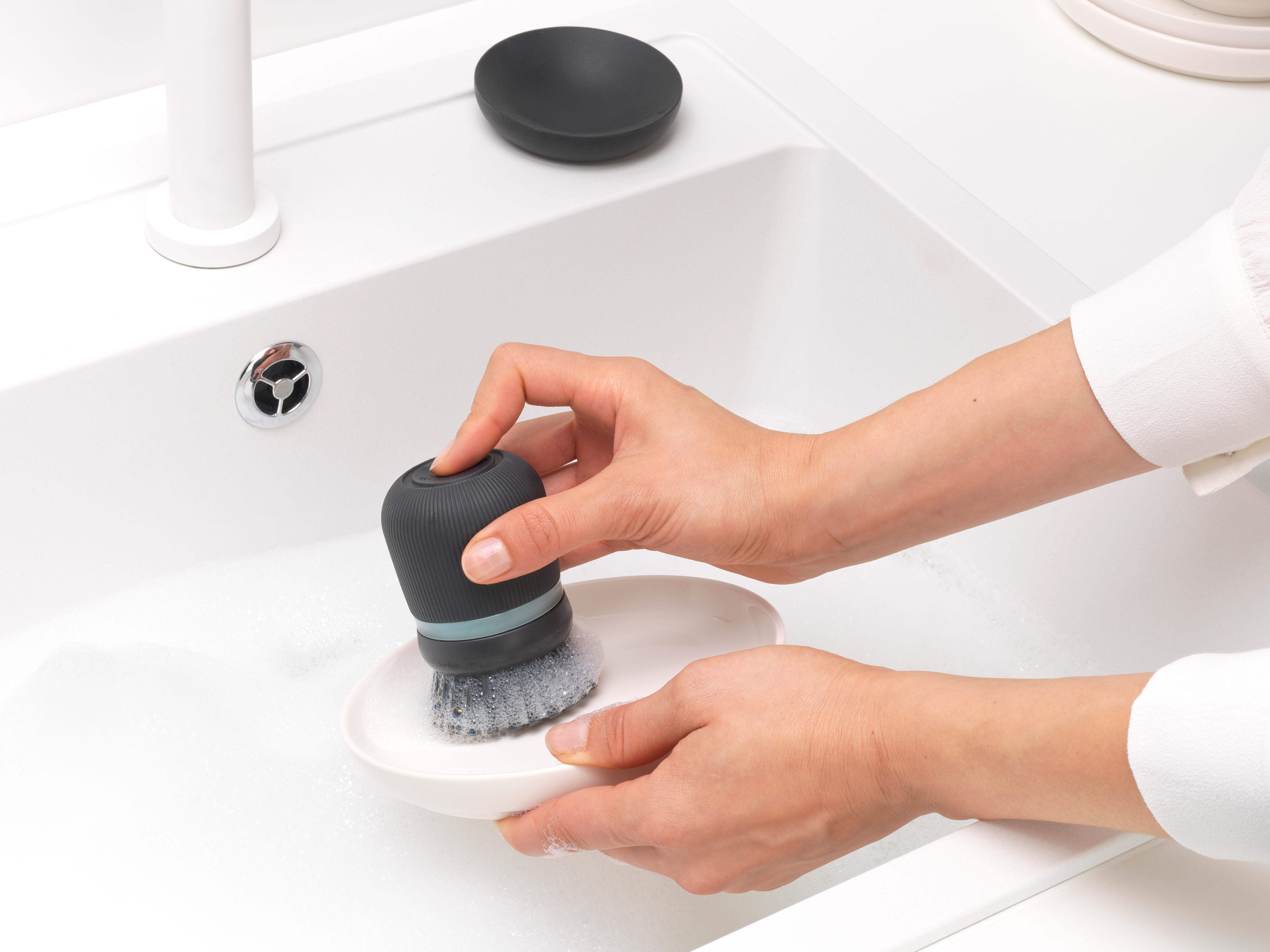Brosse avec distributeur liquide vaiselle intégré brabantia gris foncé - 2