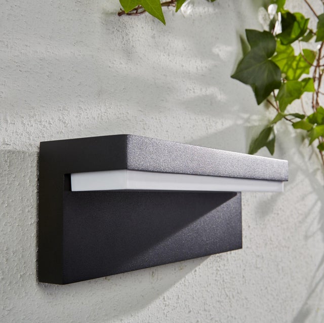 Aplique de pared LED exterior sin cables Bustan PHILIPS HUE gris de aluminio color luz cambiante CCT 2700-6500K intensidad regulable IP44 1000 lm