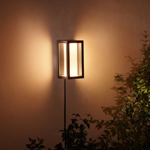 Aplique de pared LED exterior inalámbrico Impress PHILIPS HUE gris de aluminio color luz cambiante CCT 2700-6500K intensidad regulable IP44 1200 lm