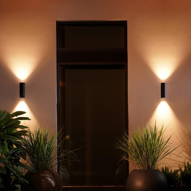 Aplique de pared LED exterior sin cables Accent PHILIPS HUE gris de aluminio color luz cambiante CCT 2700-6500K intensidad regulable IP44 1200 lm